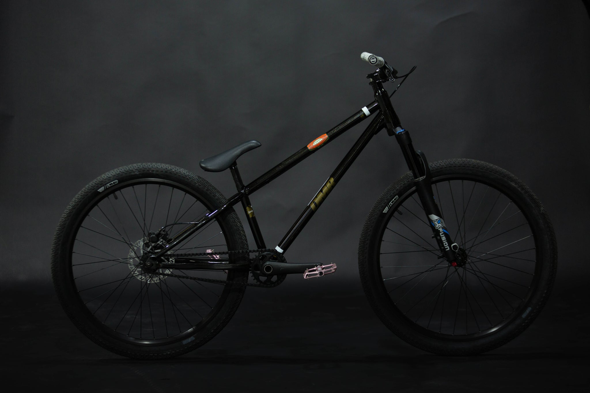 Bicicleta de ciudad Dirt Jump DMR Sect Pro Talla Regular Rodado 26" (2022) Seminueva