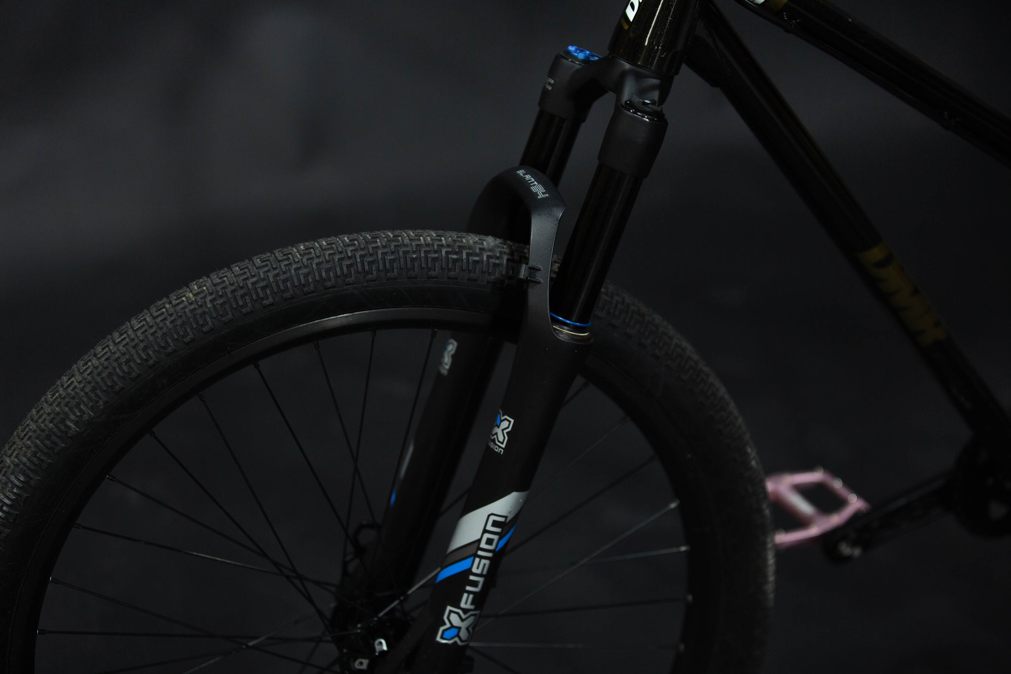 Bicicleta de ciudad Dirt Jump DMR Sect Pro Talla Regular Rodado 26" (2022) Seminueva