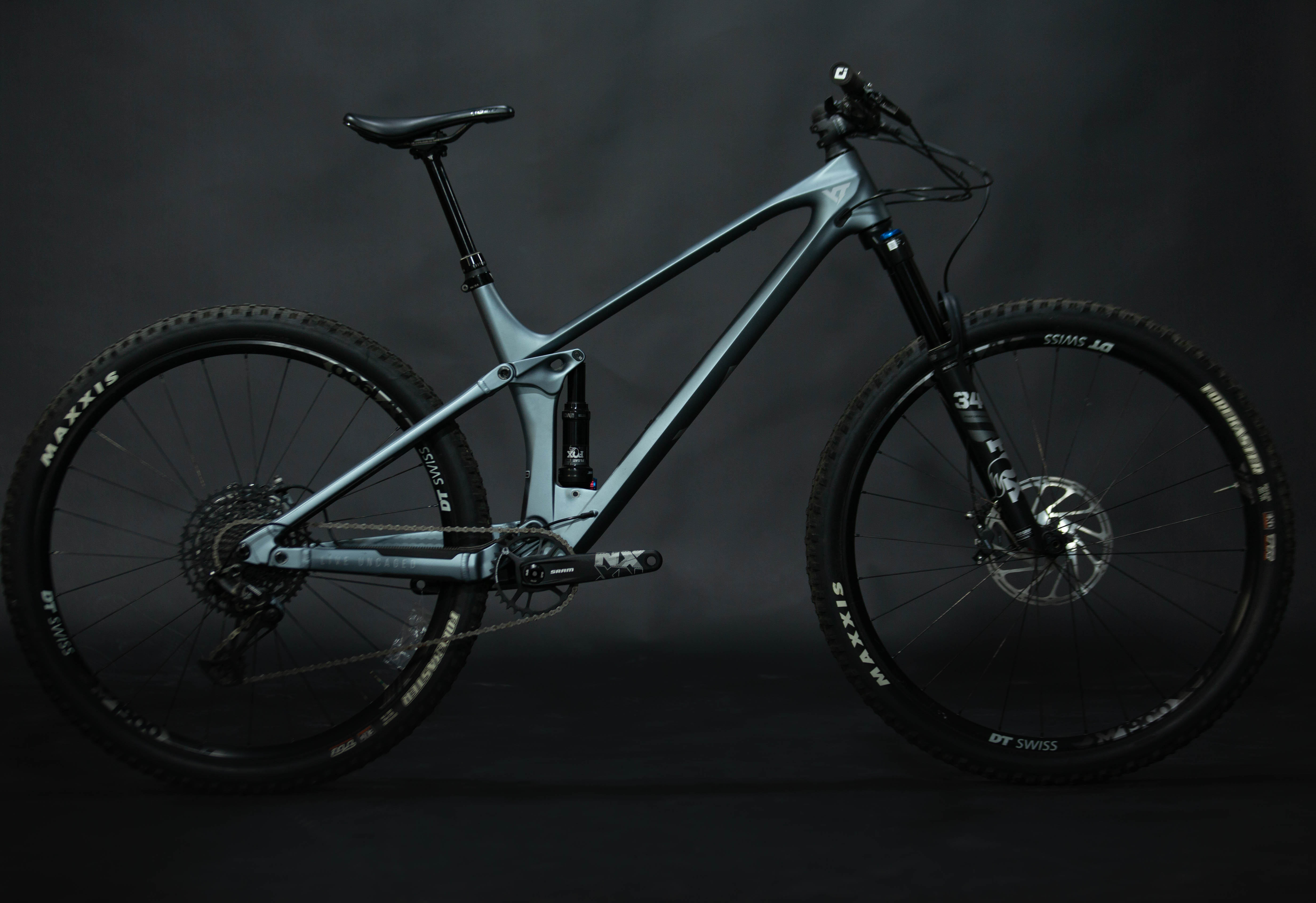 Bicicleta de Montaña Doble Suspension YT Izzo Core 2 Rodado 29" Talla Large (2022) Seminueva