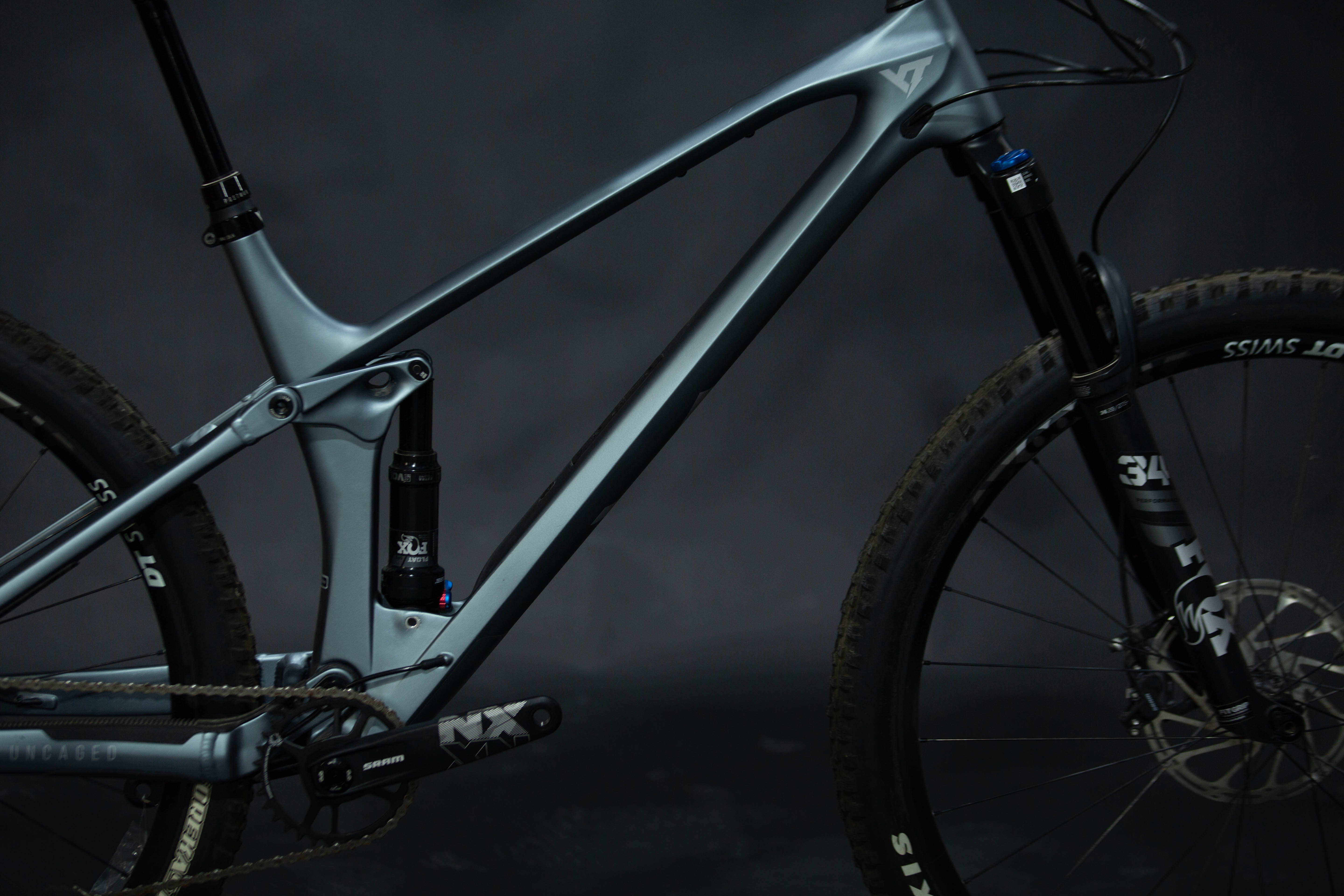 Bicicleta de Montaña Doble Suspension YT Izzo Core 2 Rodado 29" Talla Large (2022) Seminueva