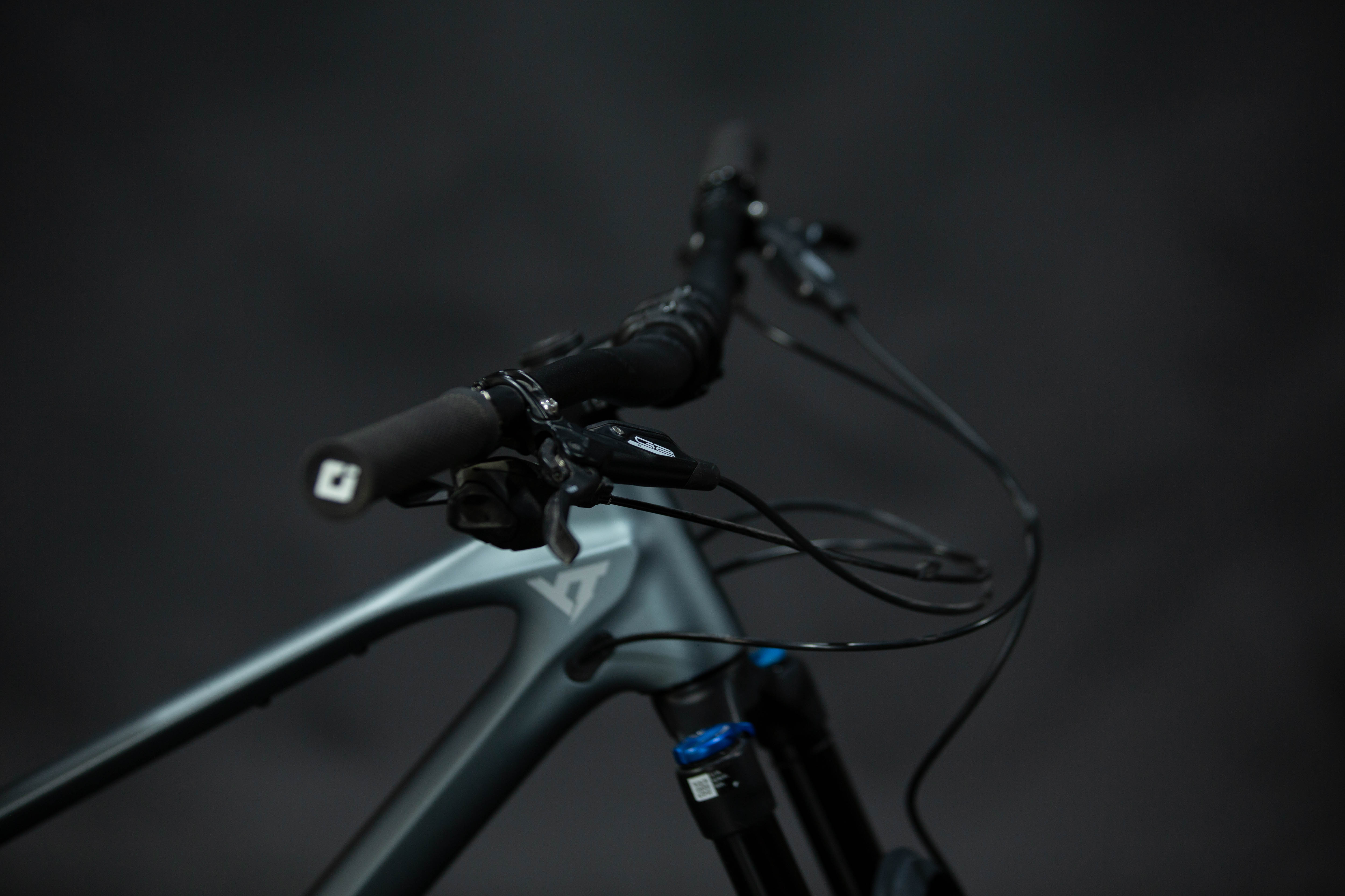 Bicicleta de Montaña Doble Suspension YT Izzo Core 2 Rodado 29" Talla Large (2022) Seminueva