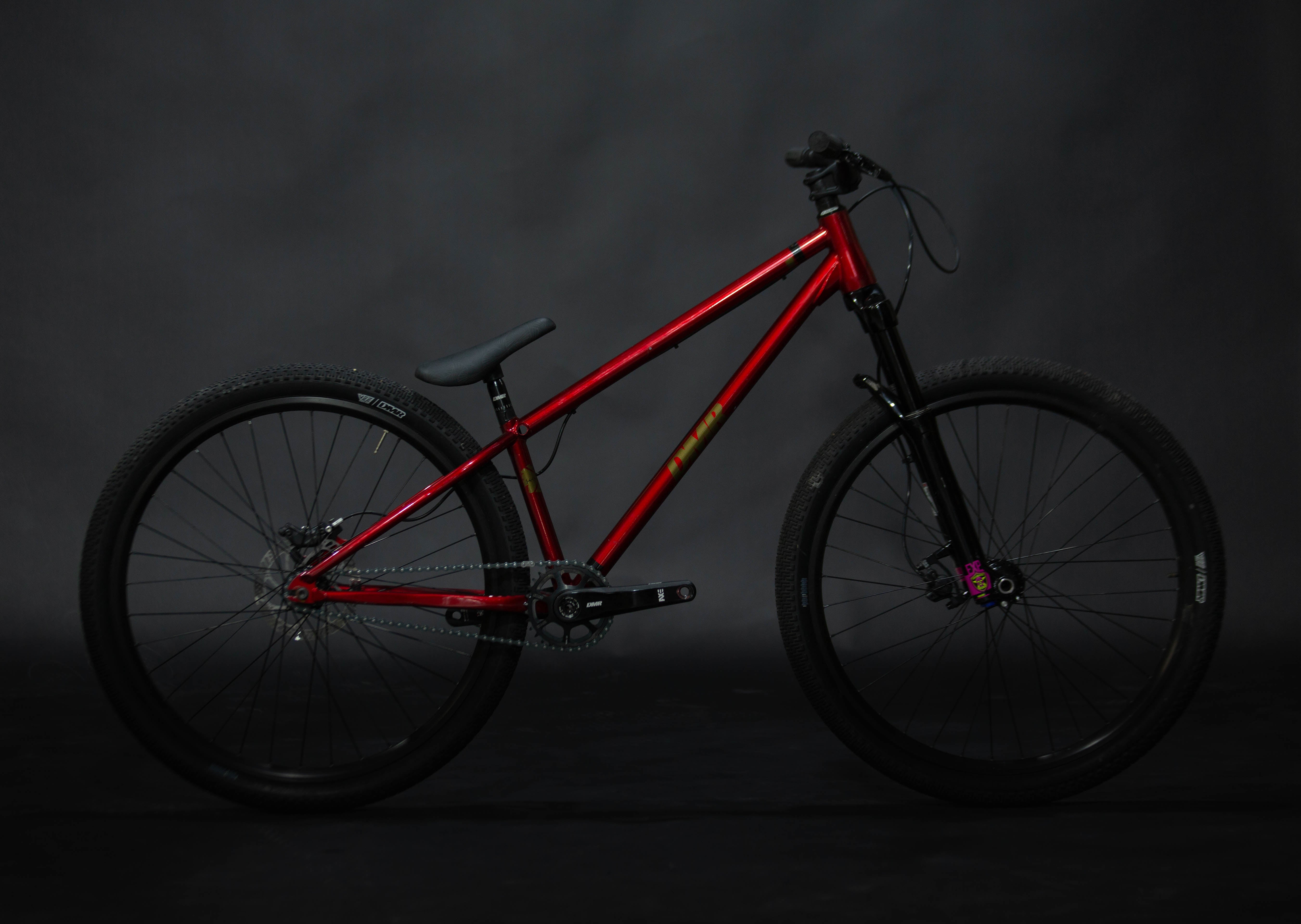 Bicicleta de ciudad Dirt Jump DMR Sect Pro Talla Regular Rodado 26" (2022) Seminueva
