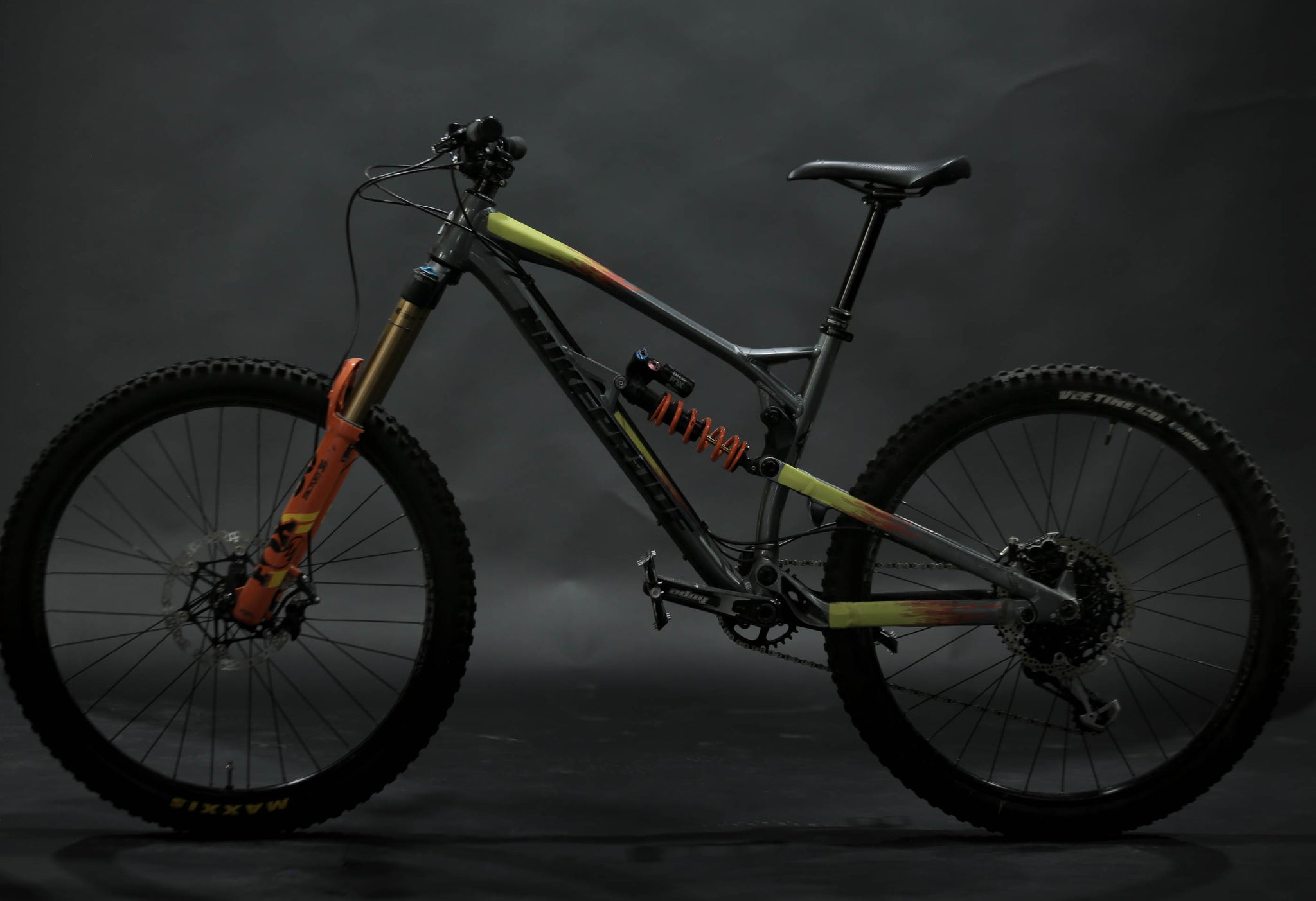 Bicicleta De Montaña Doble Suspension Nukeproof Mega 27.5" Talla Medium (2020) Seminueva