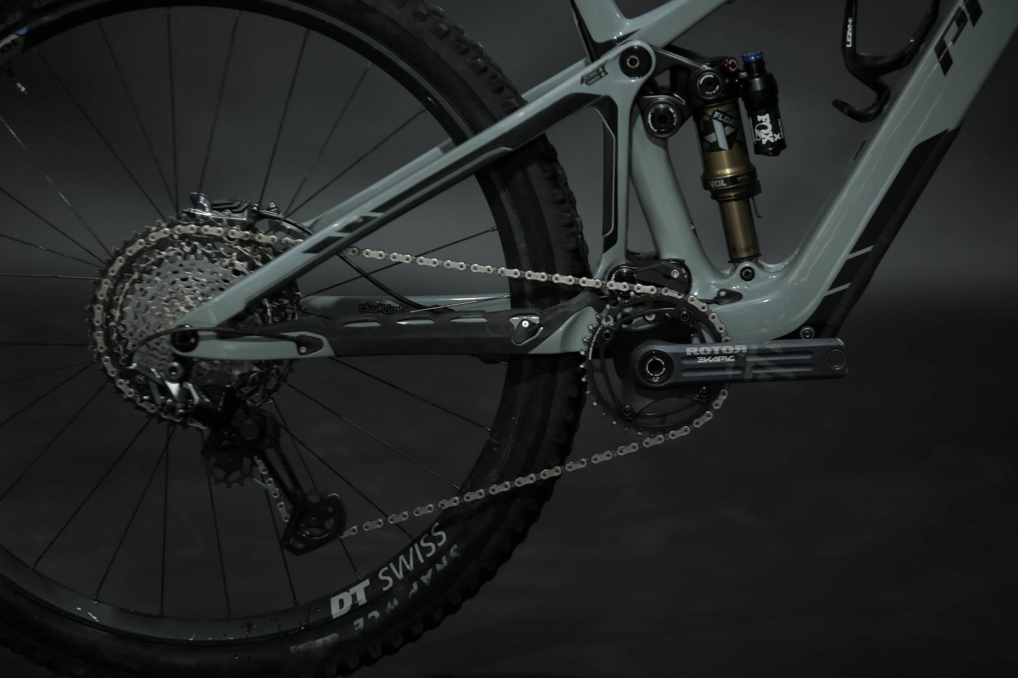 Bicicleta de Montaña Asistida Doble Suspensión Pivot Cycles Shuttle SL 29" Talla Medium (2022) Seminueva