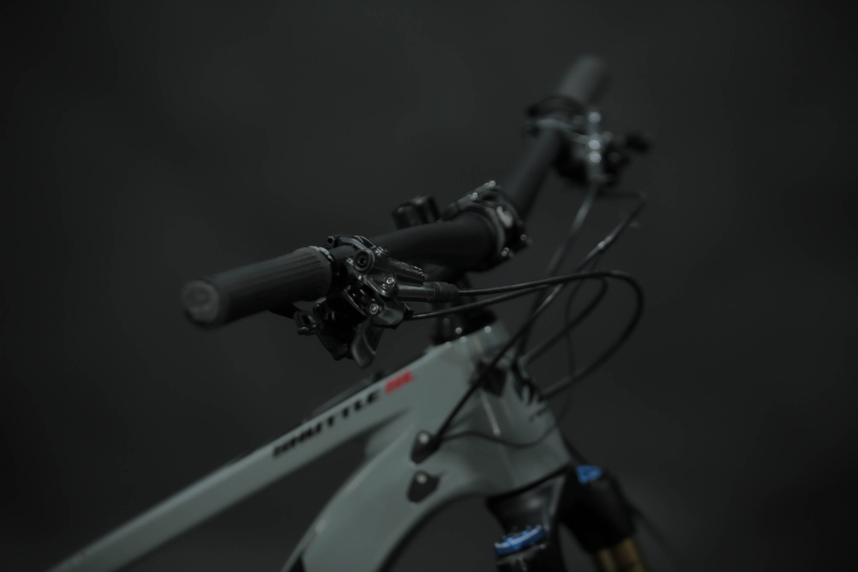 Bicicleta de Montaña Asistida Doble Suspensión Pivot Cycles Shuttle SL 29" Talla Medium (2022) Seminueva