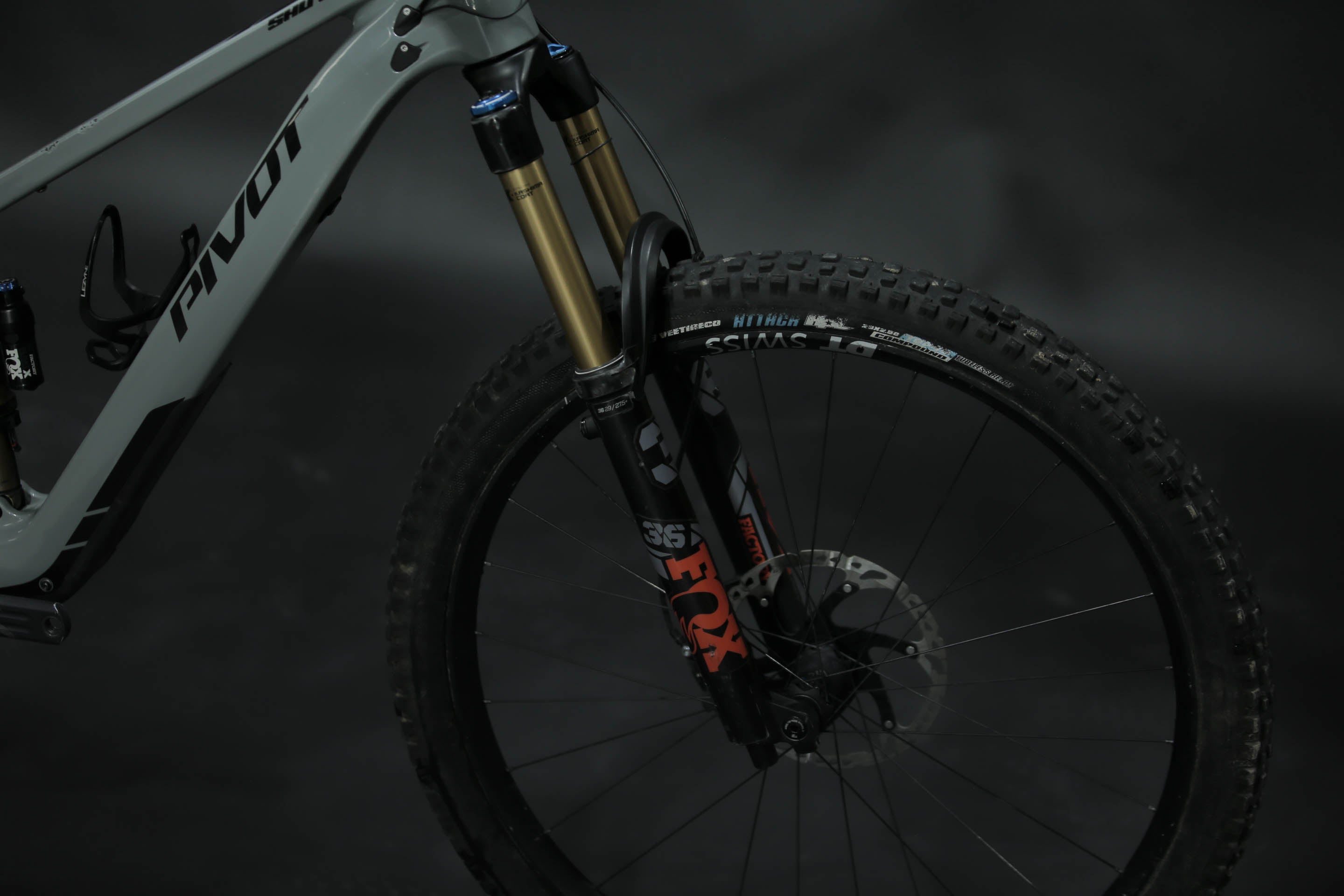 Bicicleta de Montaña Asistida Doble Suspensión Pivot Cycles Shuttle SL 29" Talla Medium (2022) Seminueva