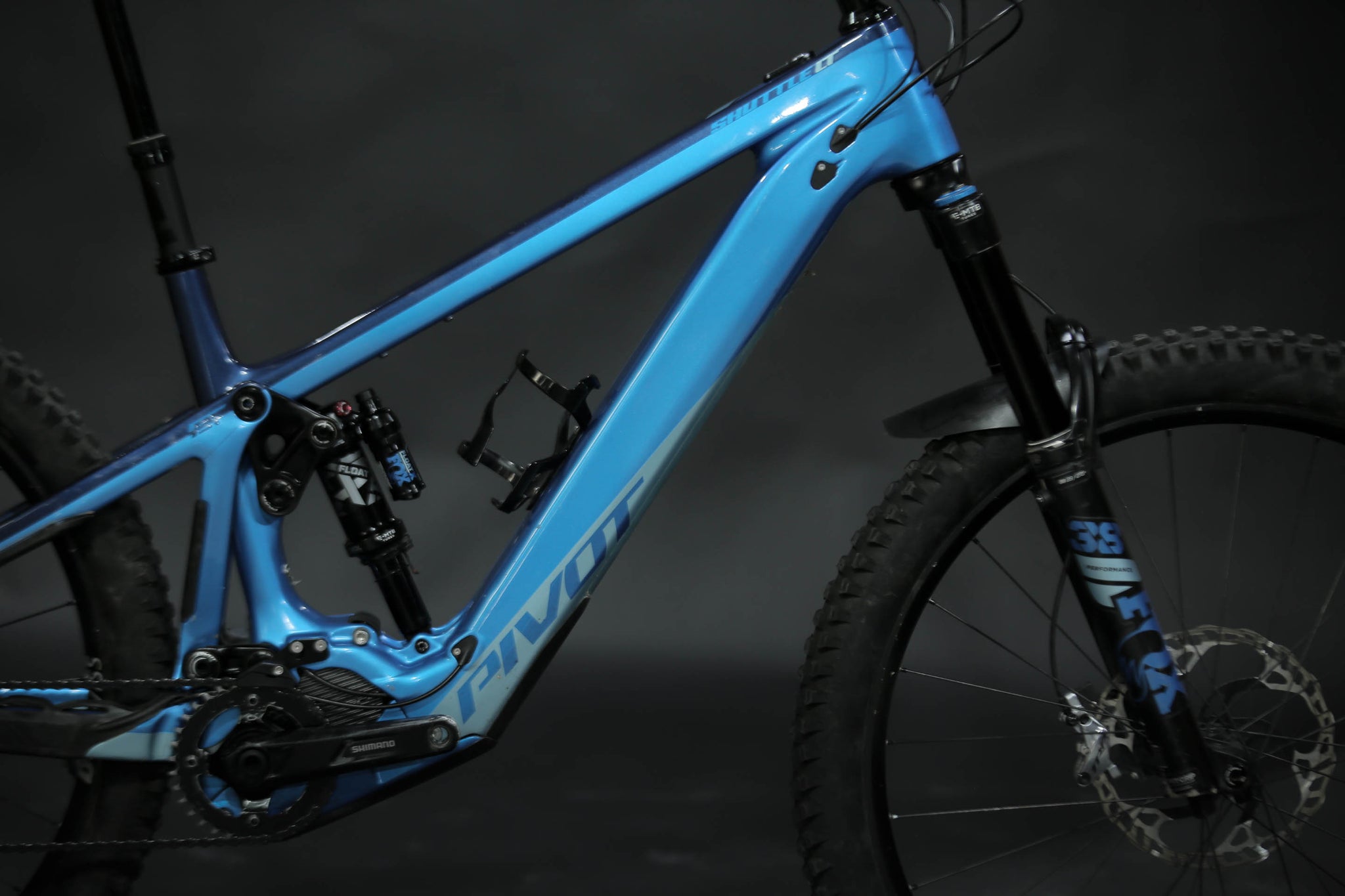 Bicicleta de Montaña Asistida Doble Suspensión Pivot Cycles Shuttle LT 29" Talla Large (2023) Seminueva