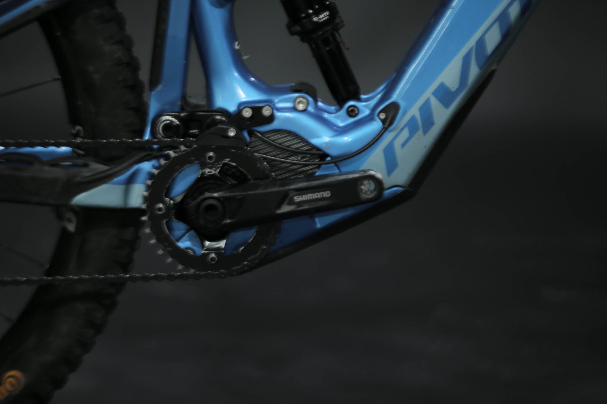 Bicicleta de Montaña Asistida Doble Suspensión Pivot Cycles Shuttle LT 29" Talla Large (2023) Seminueva