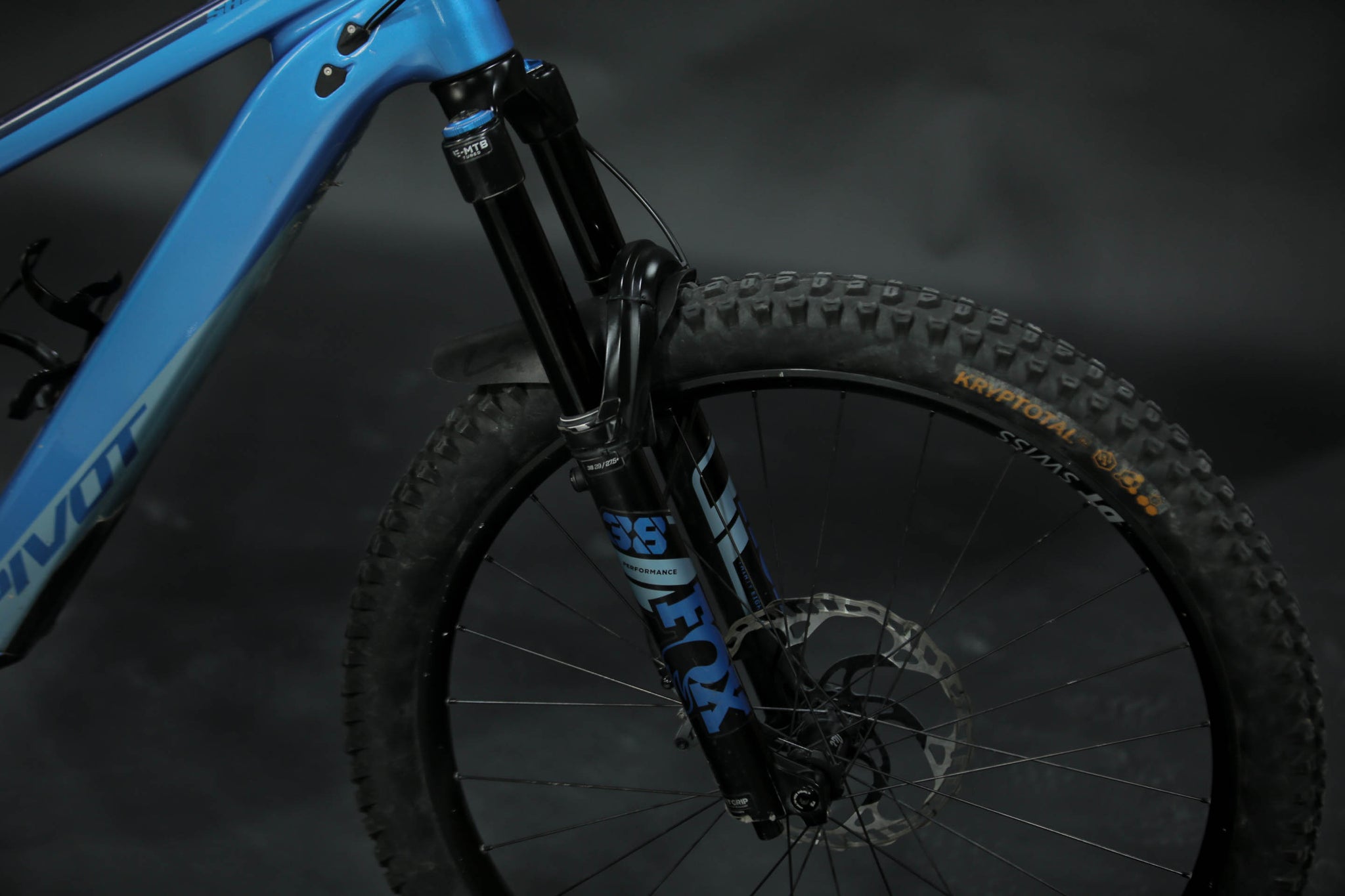 Bicicleta de Montaña Asistida Doble Suspensión Pivot Cycles Shuttle LT 29" Talla Large (2023) Seminueva