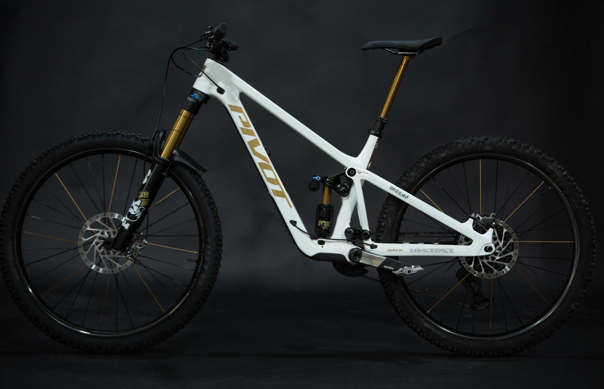 Bicicleta De Montaña Doble Suspensión Pivot Cycles Firebird 29" Talla Medium (2025) Seminueva