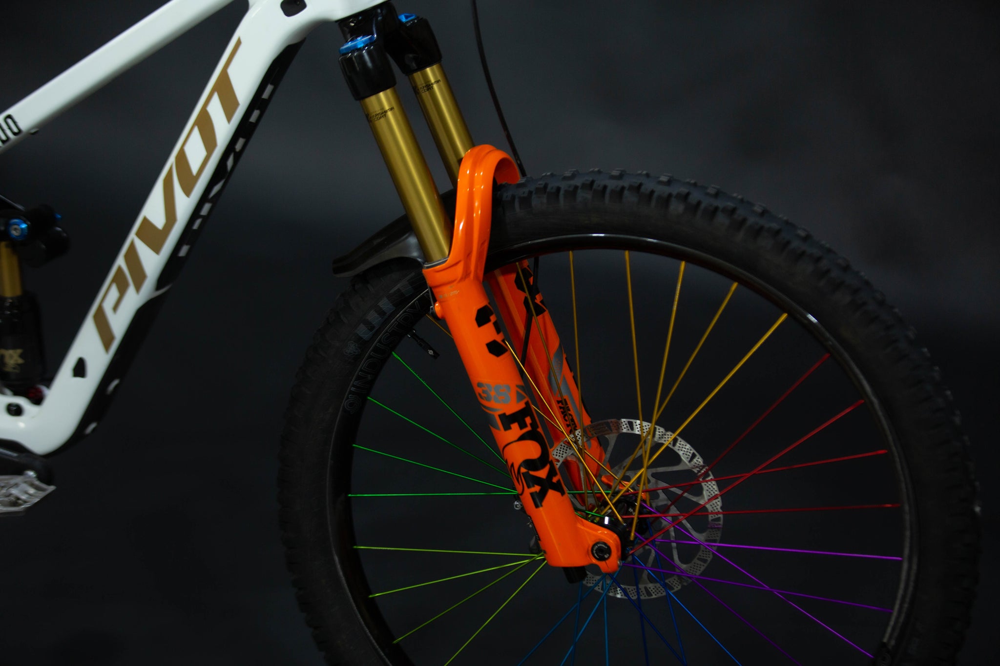 Bicicleta De Montaña Doble Suspensión Pivot Cycles Firebird 29" Talla Medium (2025) Seminueva