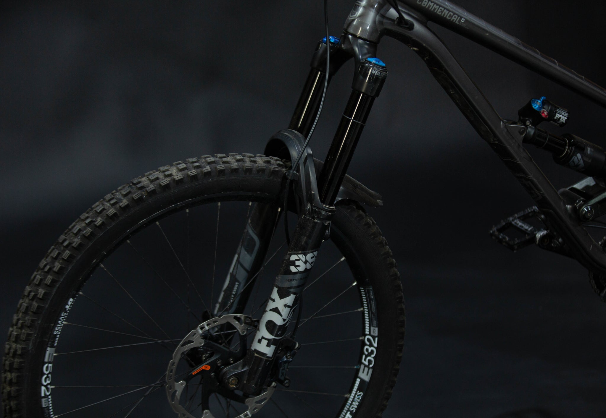 Bicicleta de Montaña Doble Suspension Commencal Clash Race 27.5" Talla Large (2022) Seminueva