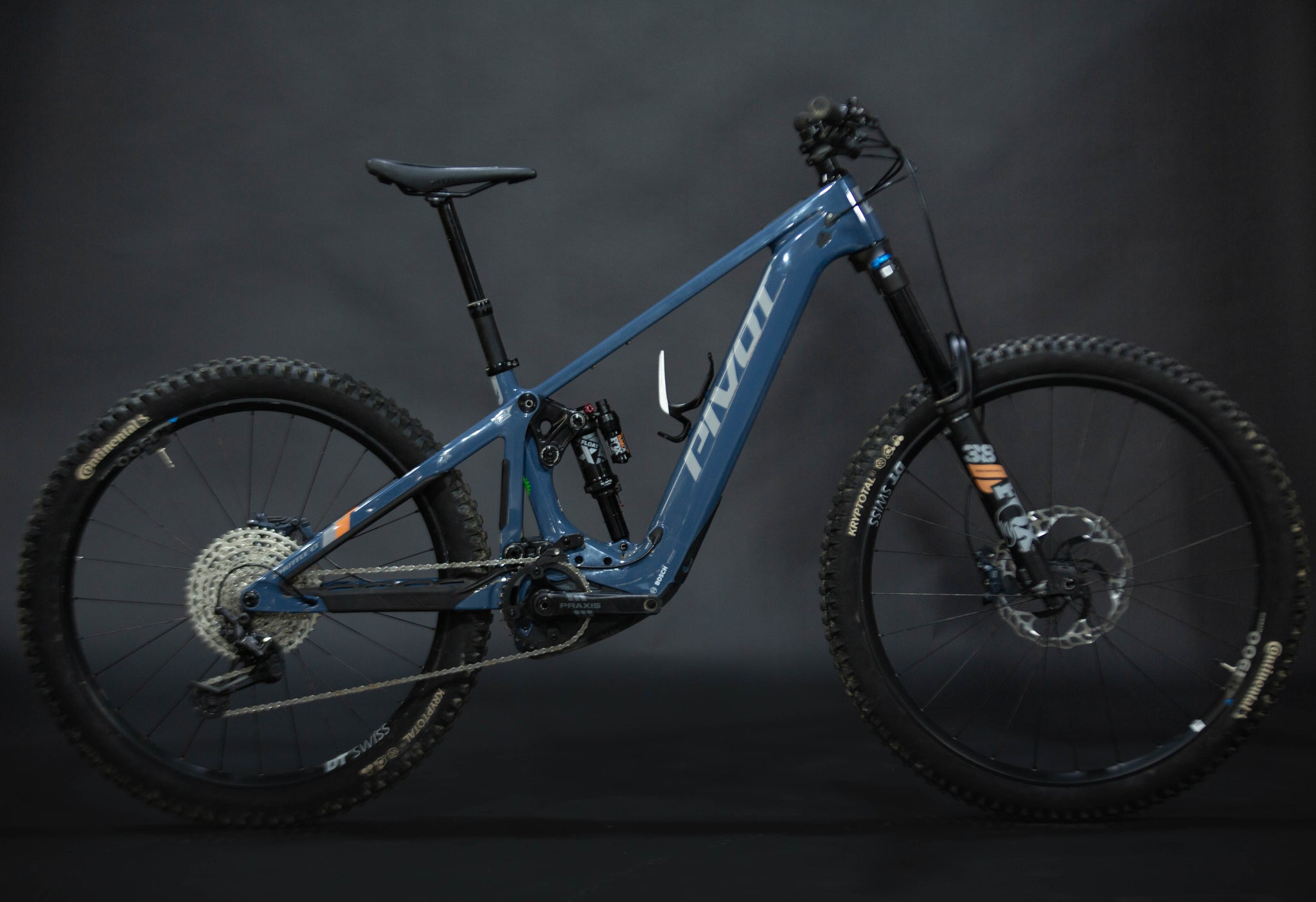 Bicicleta de Montaña Asistida Doble Suspensión Pivot Cycles Shuttle LT 29/27.5" Talla Small (2025) Seminueva