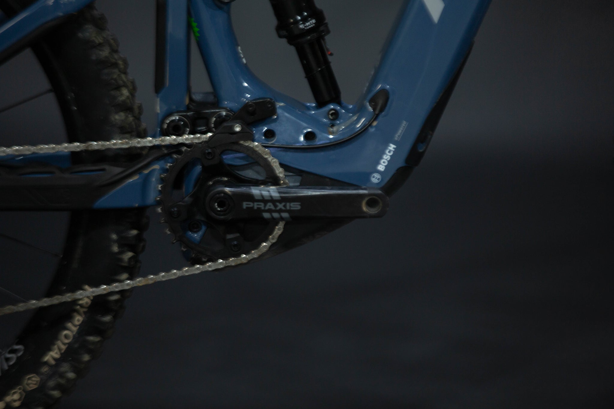 Bicicleta de Montaña Asistida Doble Suspensión Pivot Cycles Shuttle LT 29/27.5" Talla Small (2025) Seminueva