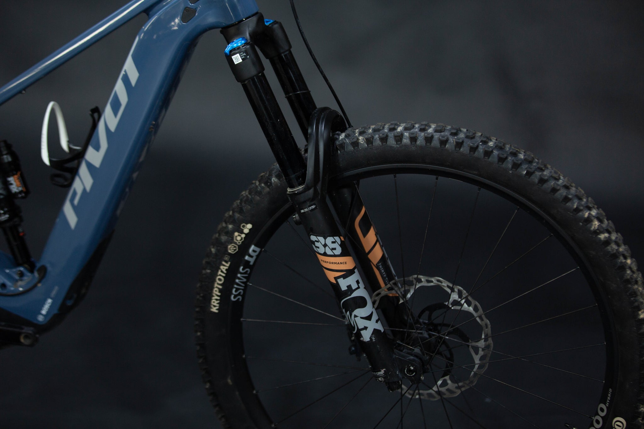 Bicicleta de Montaña Asistida Doble Suspensión Pivot Cycles Shuttle LT 29/27.5" Talla Small (2025) Seminueva