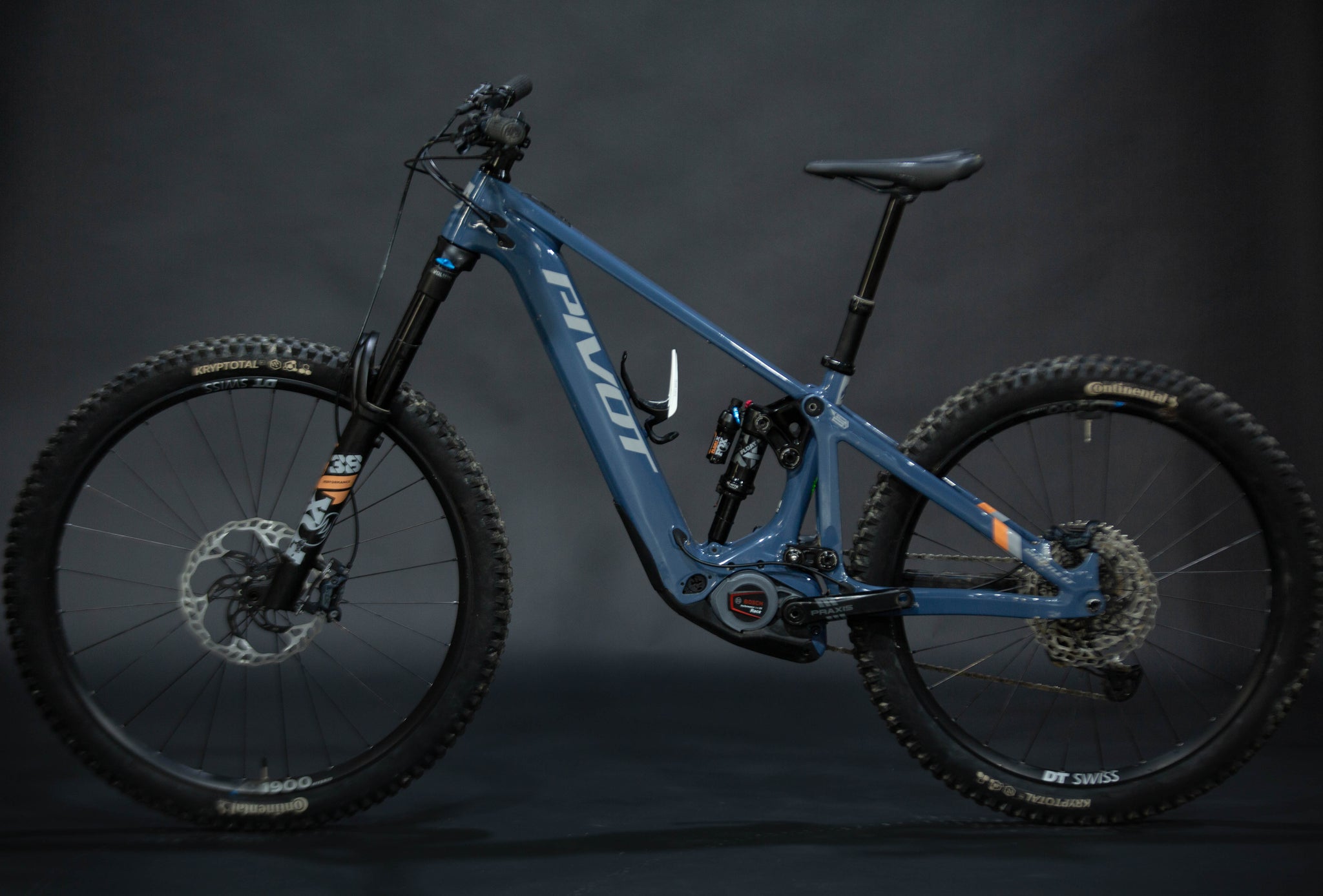 Bicicleta de Montaña Asistida Doble Suspensión Pivot Cycles Shuttle LT 29/27.5" Talla Small (2025) Seminueva