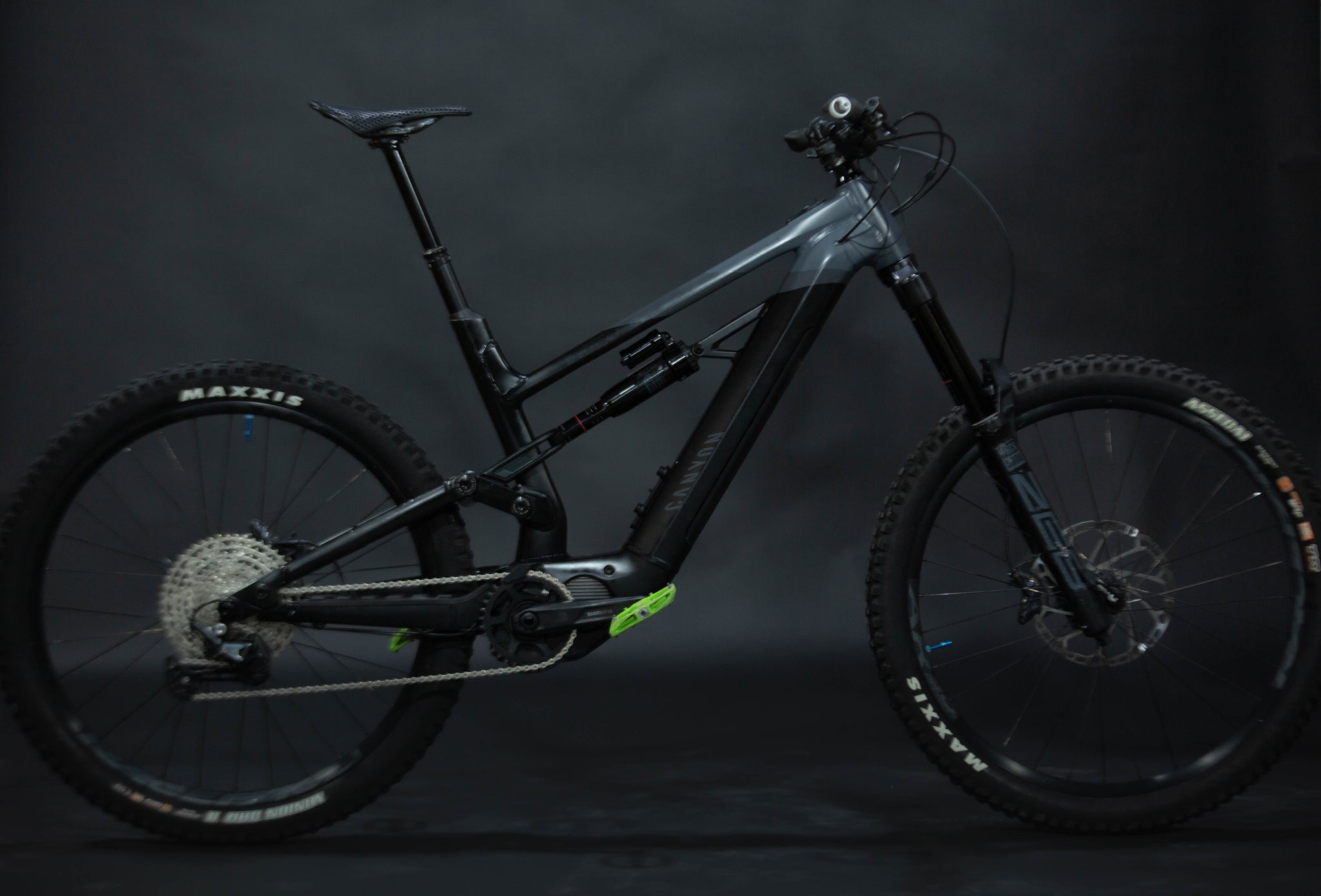 Bicicleta de Montaña Asistida Doble Suspensión Canyon Torque ON 7 27.5" Talla Large (2023) Seminueva