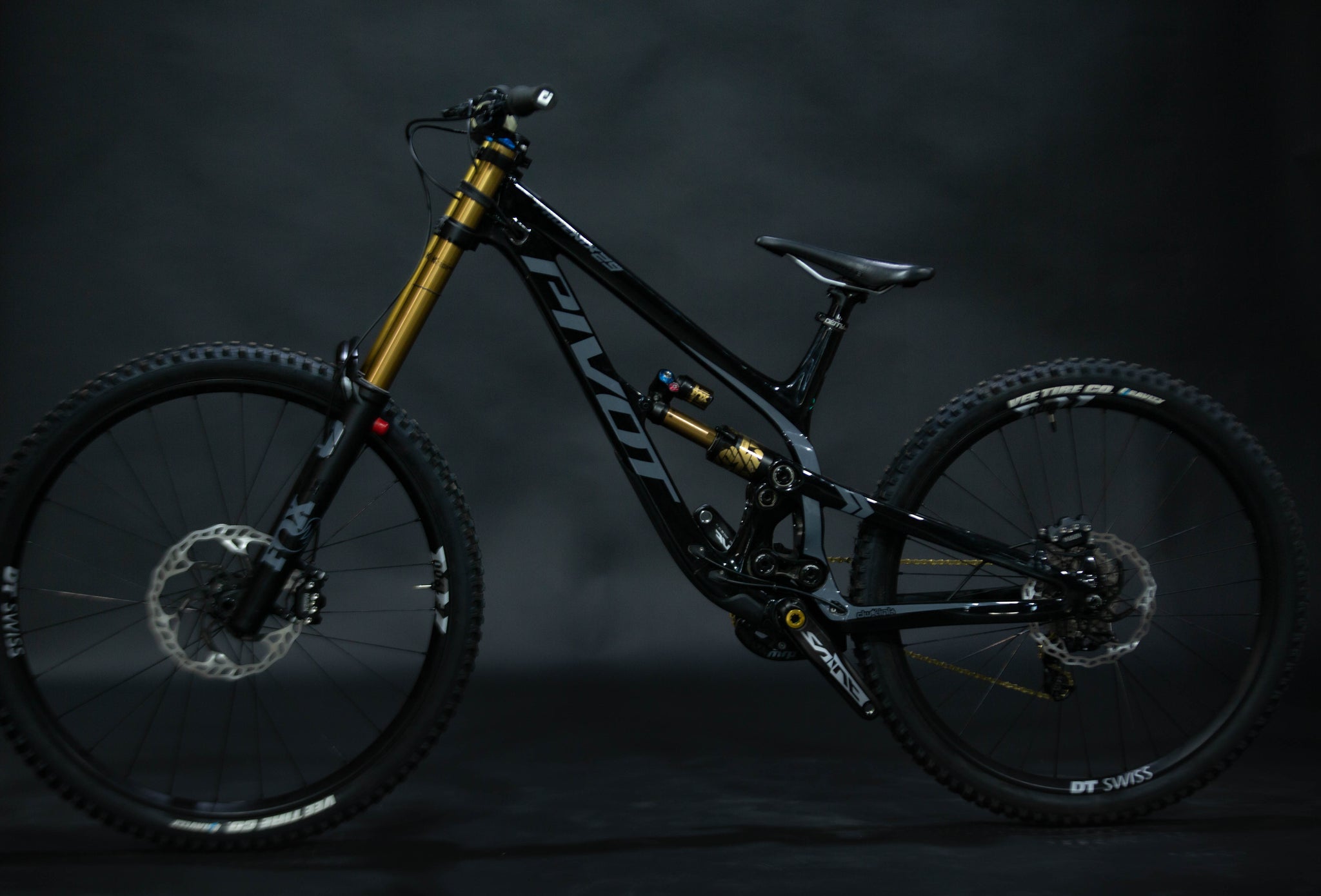 Bicicleta de Montaña Doble Supensión (Downhill) Pivot Phoenix 29" Talla Medium (2023) Seminueva