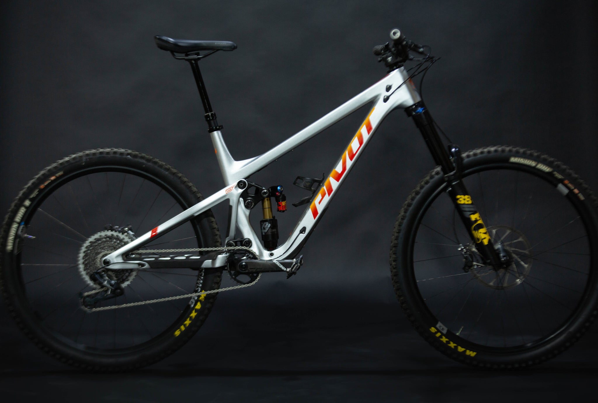 Bicicleta De Montaña Doble Suspensión Pivot Cycles Firebird 29" Talla X-Large (2024) Seminueva