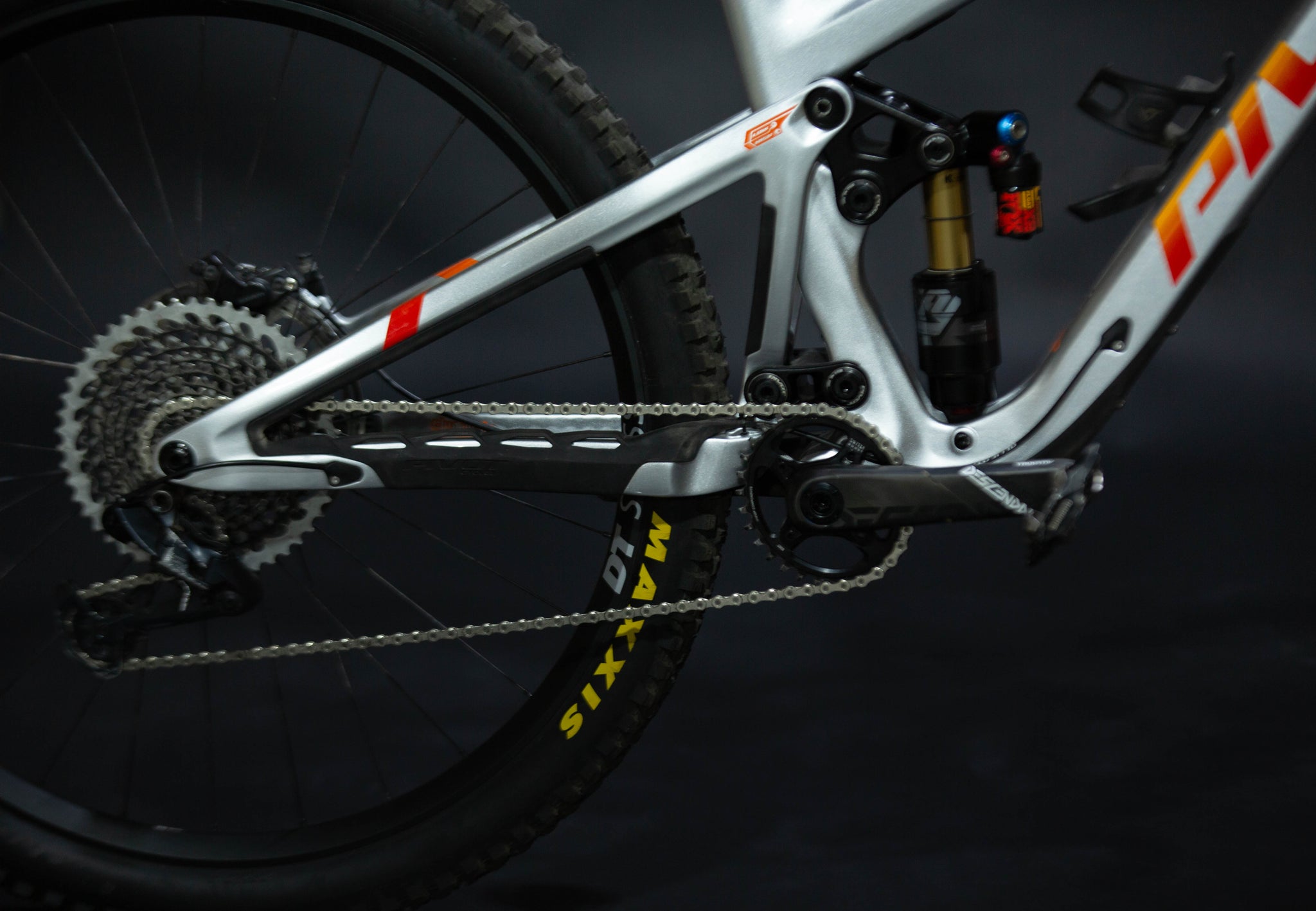 Bicicleta De Montaña Doble Suspensión Pivot Cycles Firebird 29" Talla X-Large (2024) Seminueva