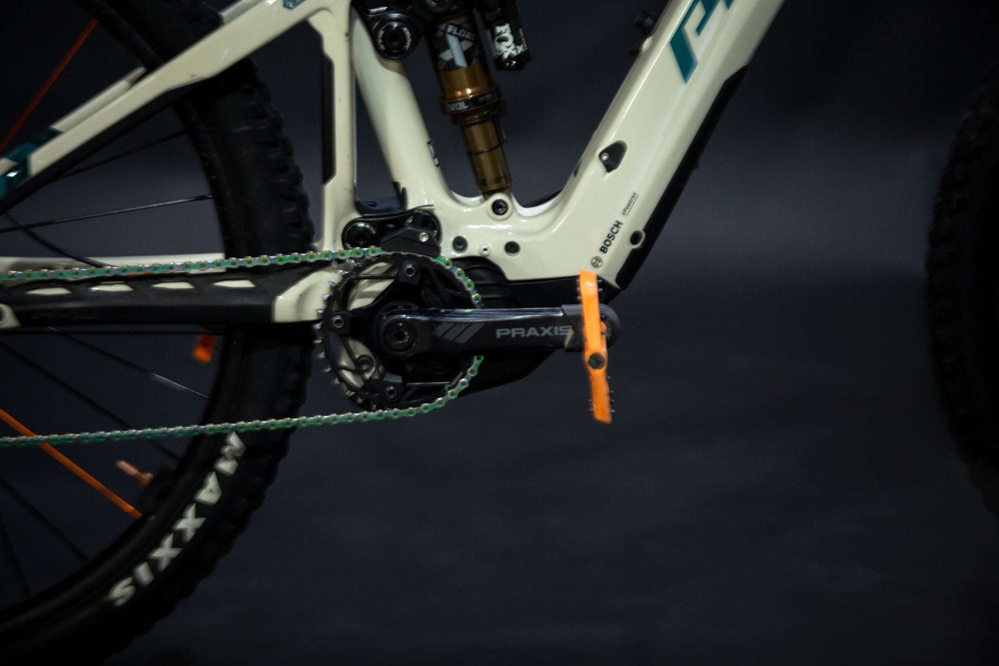 Bicicleta de Montaña Asistida Doble Suspensión Pivot Cycles Shuttle AM 29" Talla Medium (2024) Seminueva