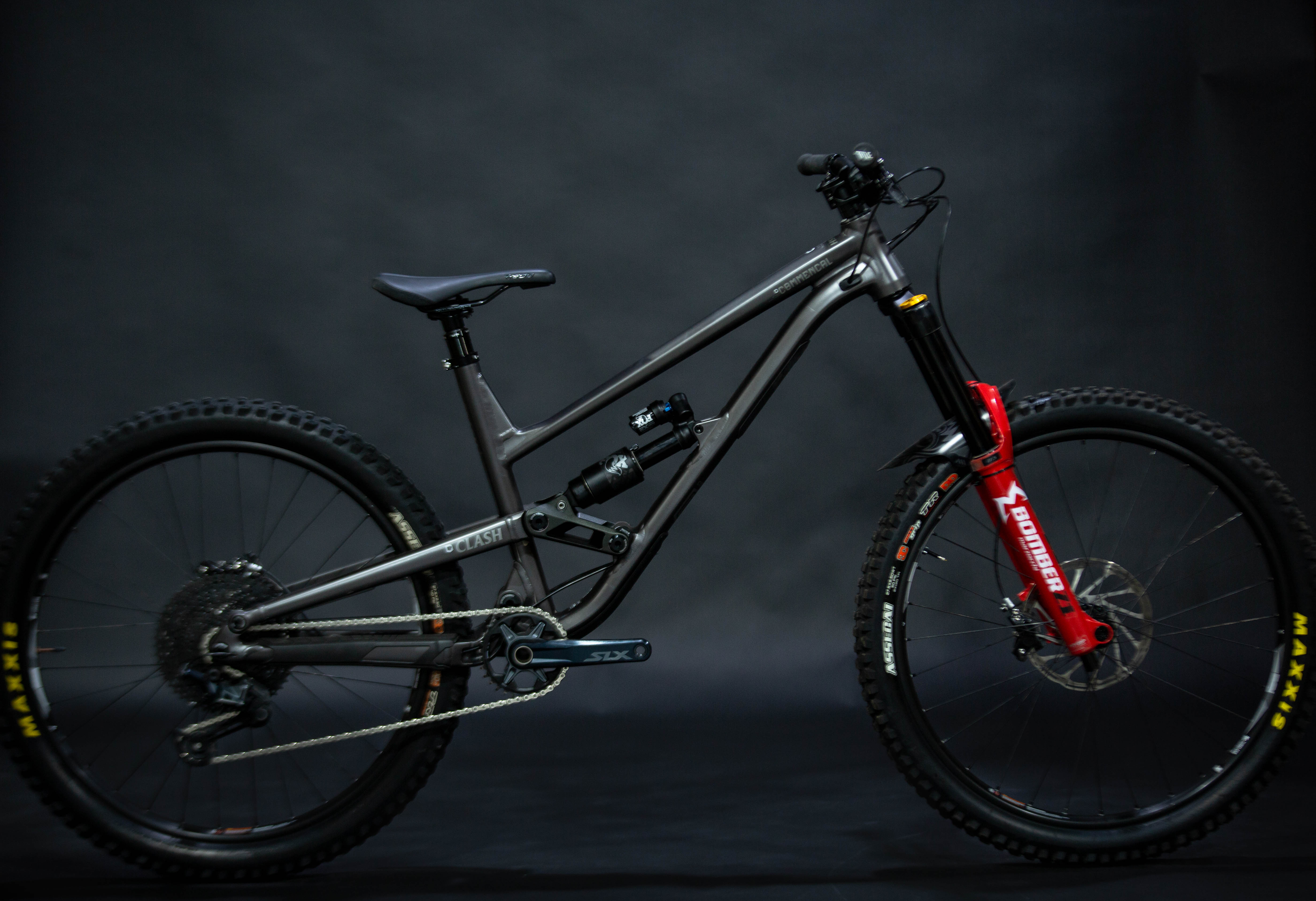 Bicicleta de Montaña Doble Suspension Commencal Clash 27.5" Talla Large (2024) Seminueva