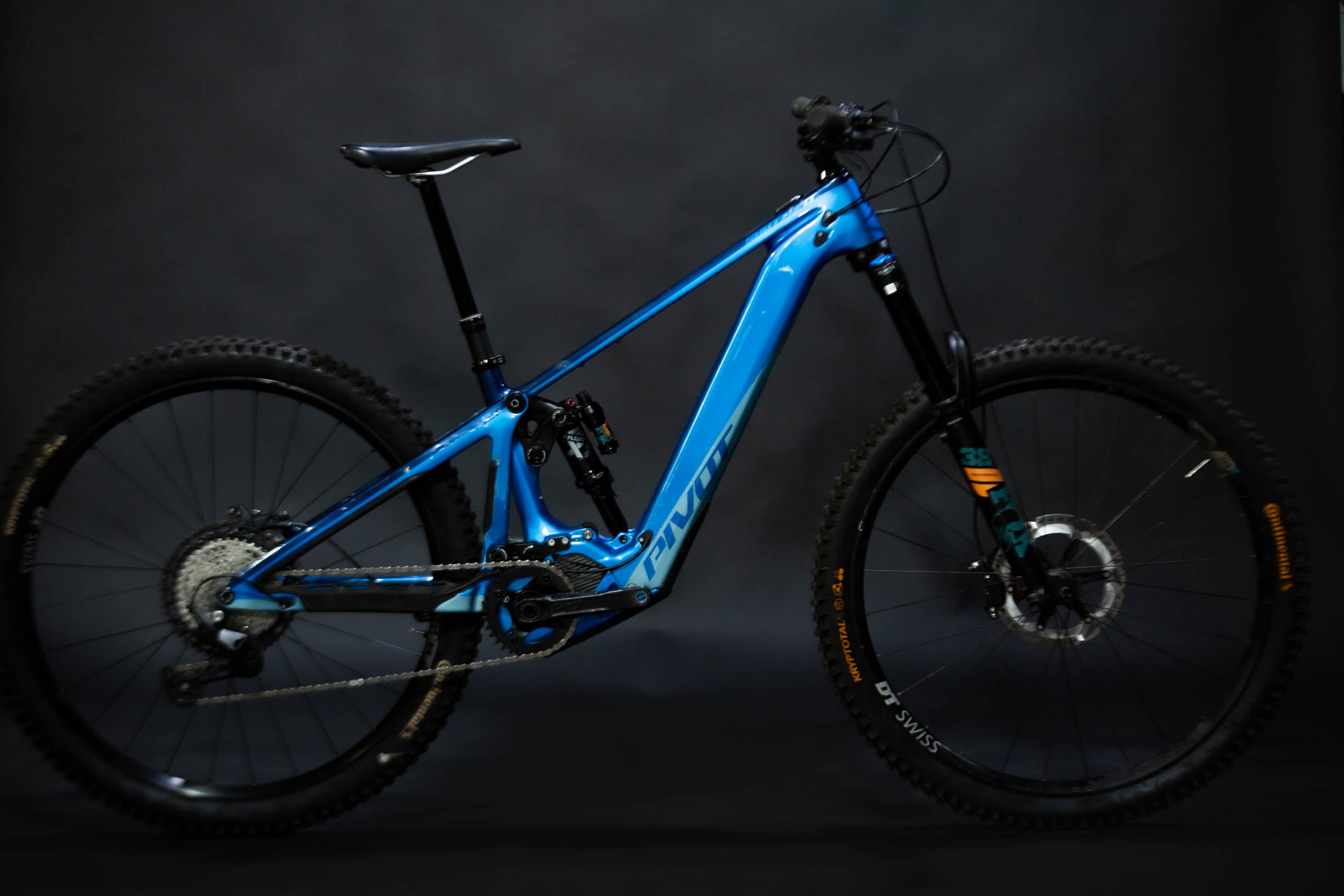 Bicicleta de Montaña Asistida Doble Suspensión Pivot Cycles Shuttle LT 29" Talla Small (2023) Seminueva