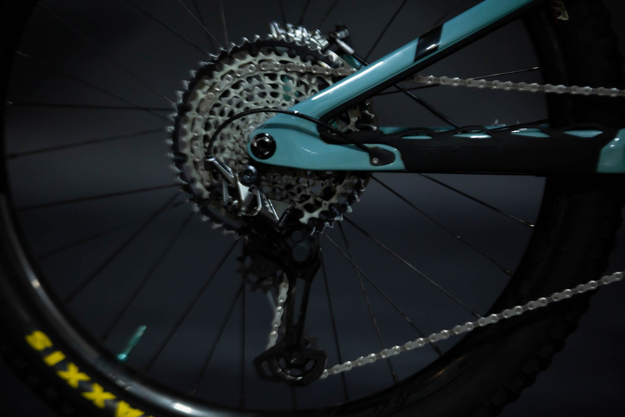 Bicicleta De Montaña Doble Suspensión Pivot Cycles Mach 6 27.5" Talla Large (2024) Seminueva