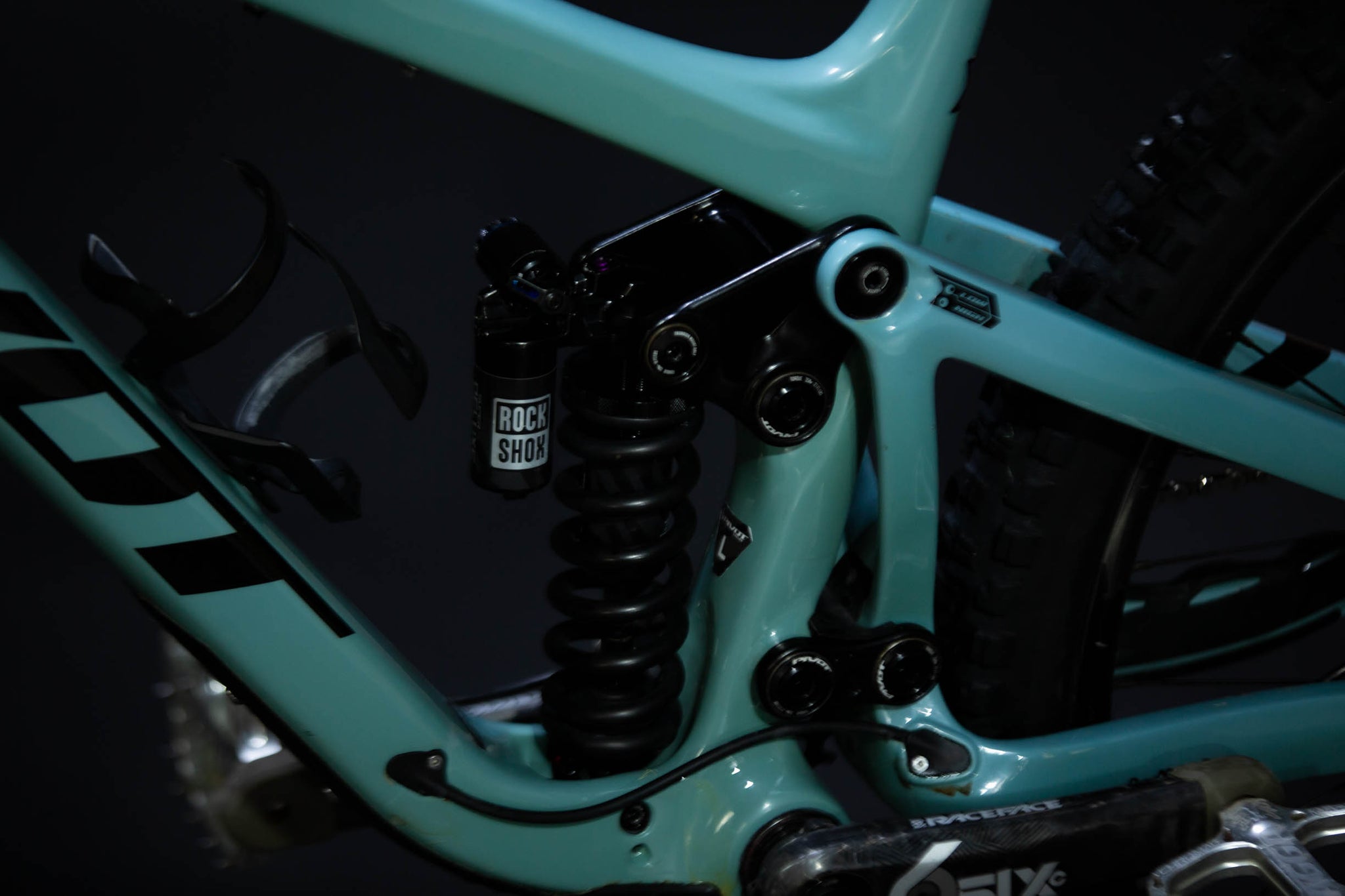 Bicicleta De Montaña Doble Suspensión Pivot Cycles Mach 6 27.5" Talla Large (2024) Seminueva