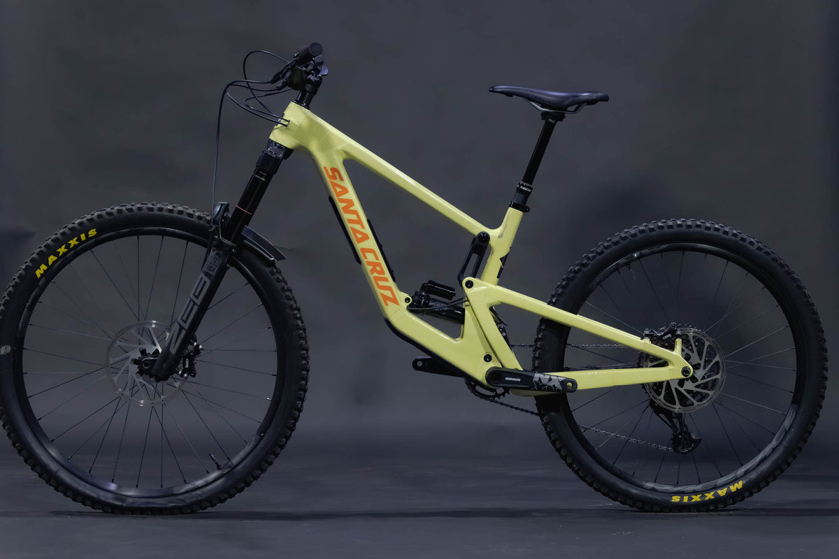 Bicicleta de Montaña Doble Supensión Santa Cruz Nomad C 29/27.5" Talla Medium (2024) Seminueva