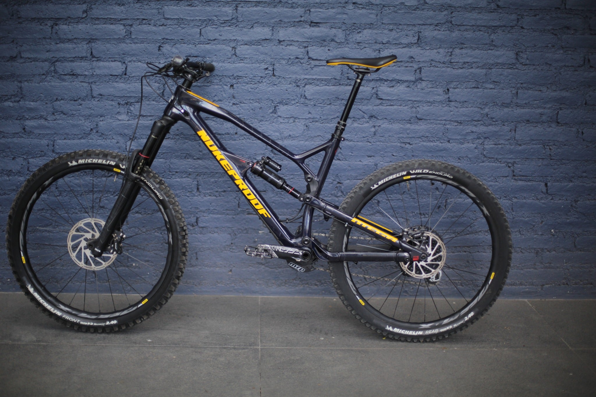 Bicicleta De Montaña Doble Suspension Nukeproof Mega Carbon 27.5" Talla Mediana