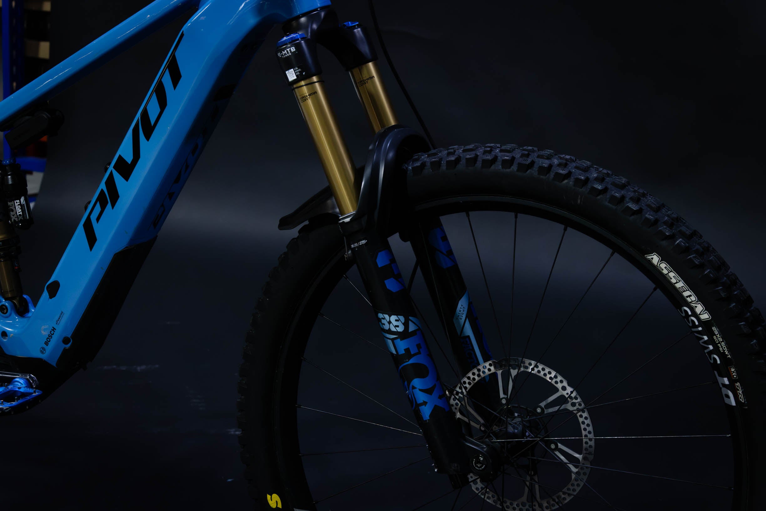 Bicicleta de Montaña Asistida Doble Suspensión Pivot Cycles Shuttle AM 29" Talla Medium (2024) Seminueva