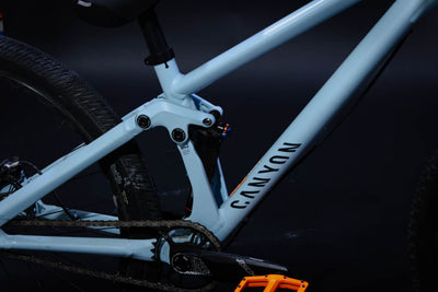 Bicicleta de ciudad Dirt Jump Doble Suspensión Canyon Stitched 720 Talla Regular Rodado 26" (2020) Seminueva