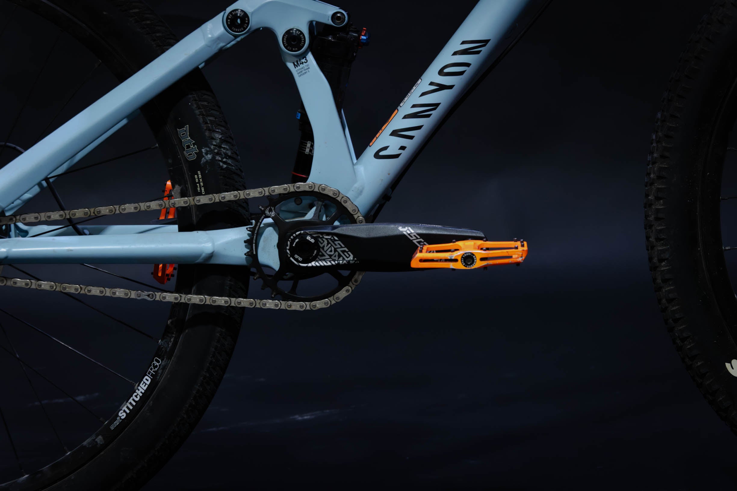 Bicicleta de ciudad Dirt Jump Doble Suspensión Canyon Stitched 720 Talla Regular Rodado 26" (2020) Seminueva