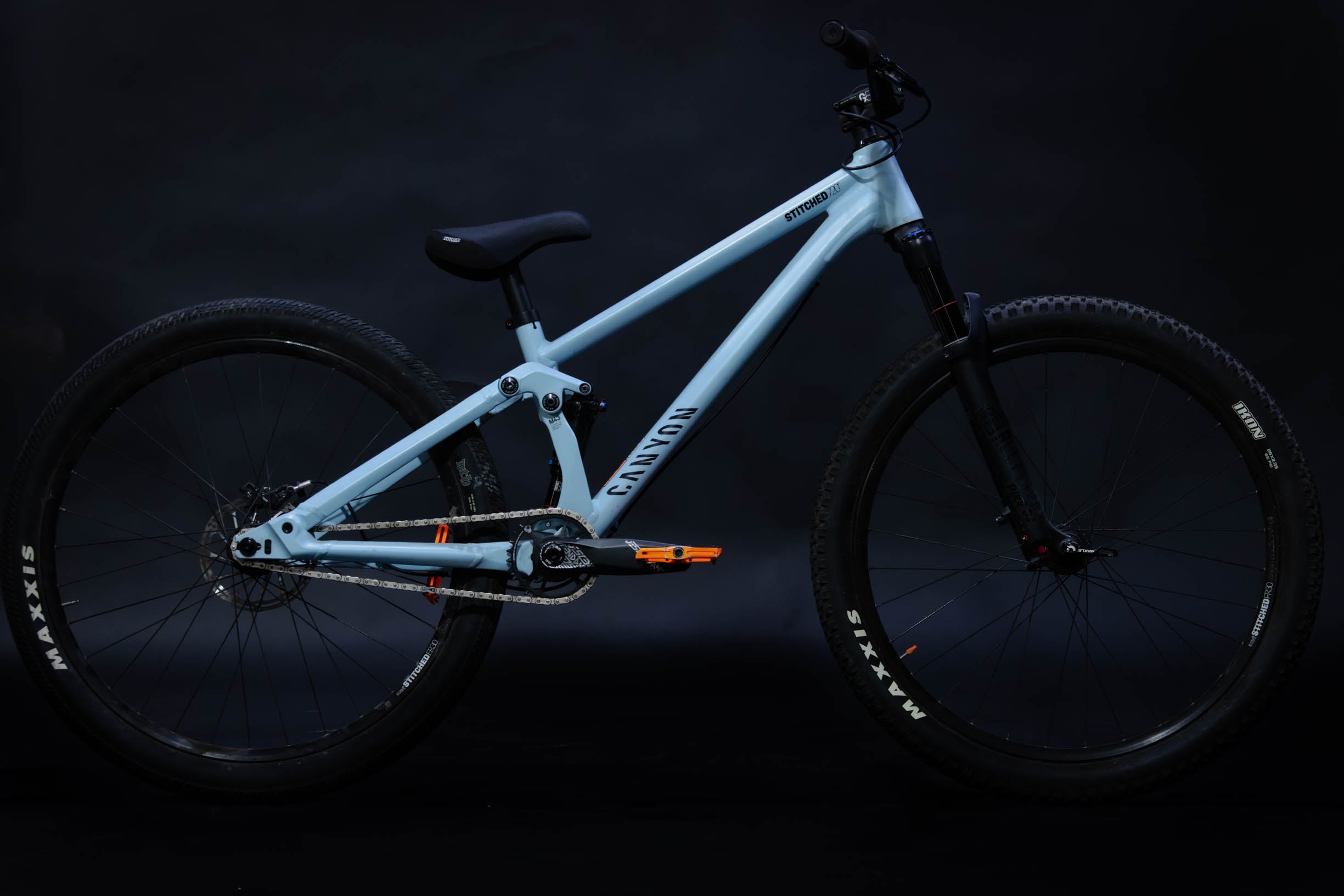 Bicicleta de ciudad Dirt Jump Doble Suspensión Canyon Stitched 720 Talla Regular Rodado 26" (2020) Seminueva