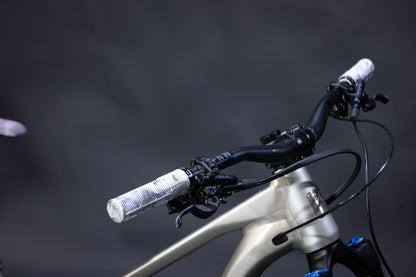 Bicicleta de Montaña Doble Suspensión Marin Bikes Alpine XR  27.5/"29" Talla Large (2025) Seminueva