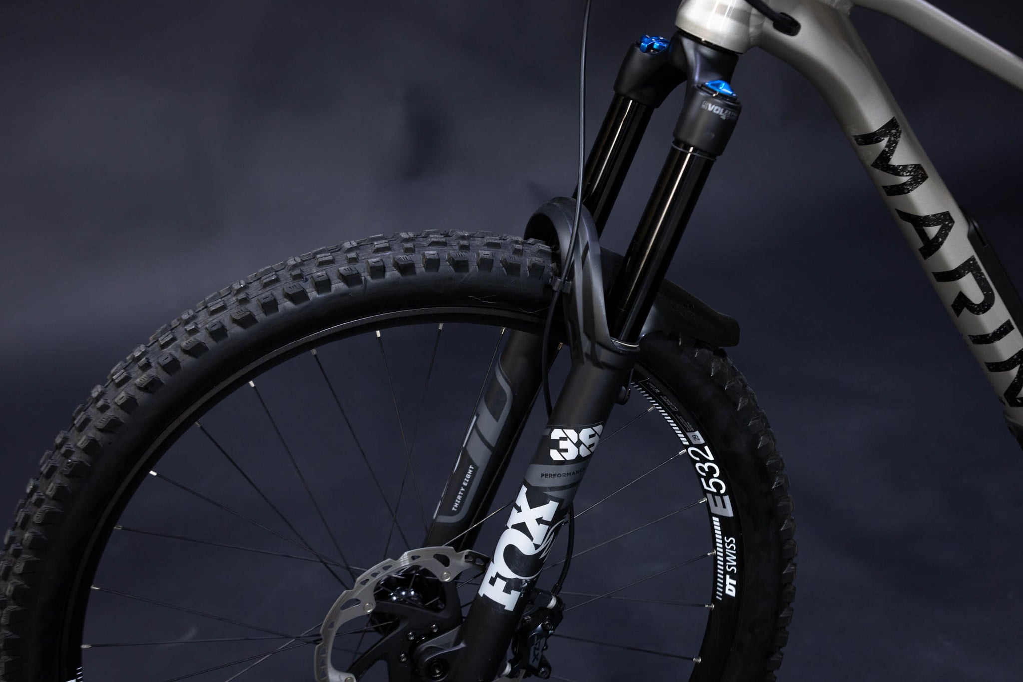 Bicicleta de Montaña Doble Suspensión Marin Bikes Alpine XR  27.5/"29" Talla Large (2025) Seminueva