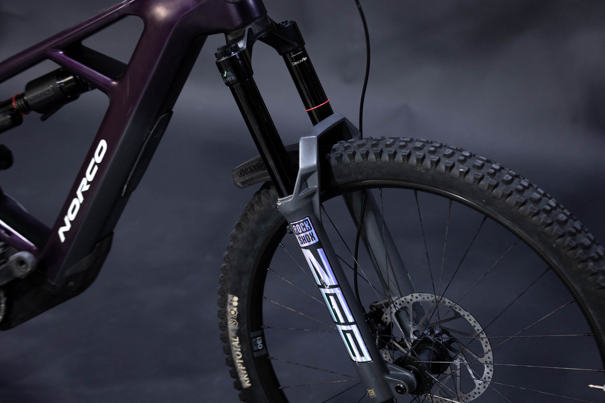 Bicicleta De Montaña asistida Doble Suspension Norco Fluid 29" Talla Medium (2023) Seminueva