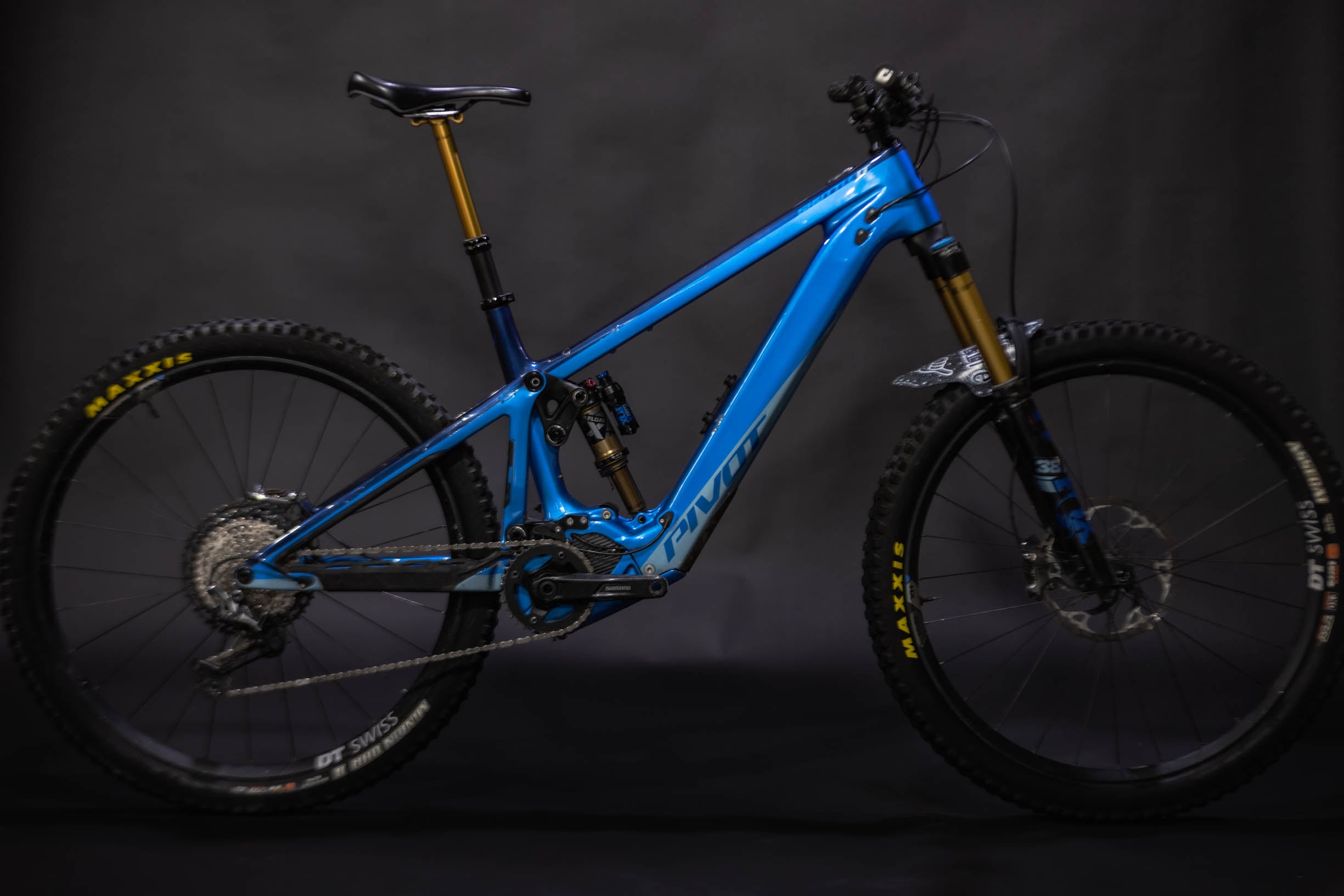 Bicicleta de Montaña Asistida Doble Suspensión Pivot Cycles Shuttle LT 29" Talla Large (2023) Seminueva