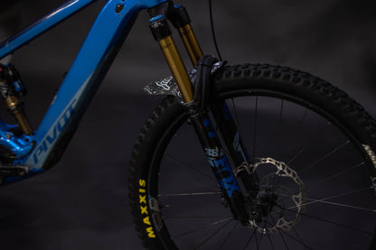 Bicicleta de Montaña Asistida Doble Suspensión Pivot Cycles Shuttle LT 29" Talla Large (2023) Seminueva