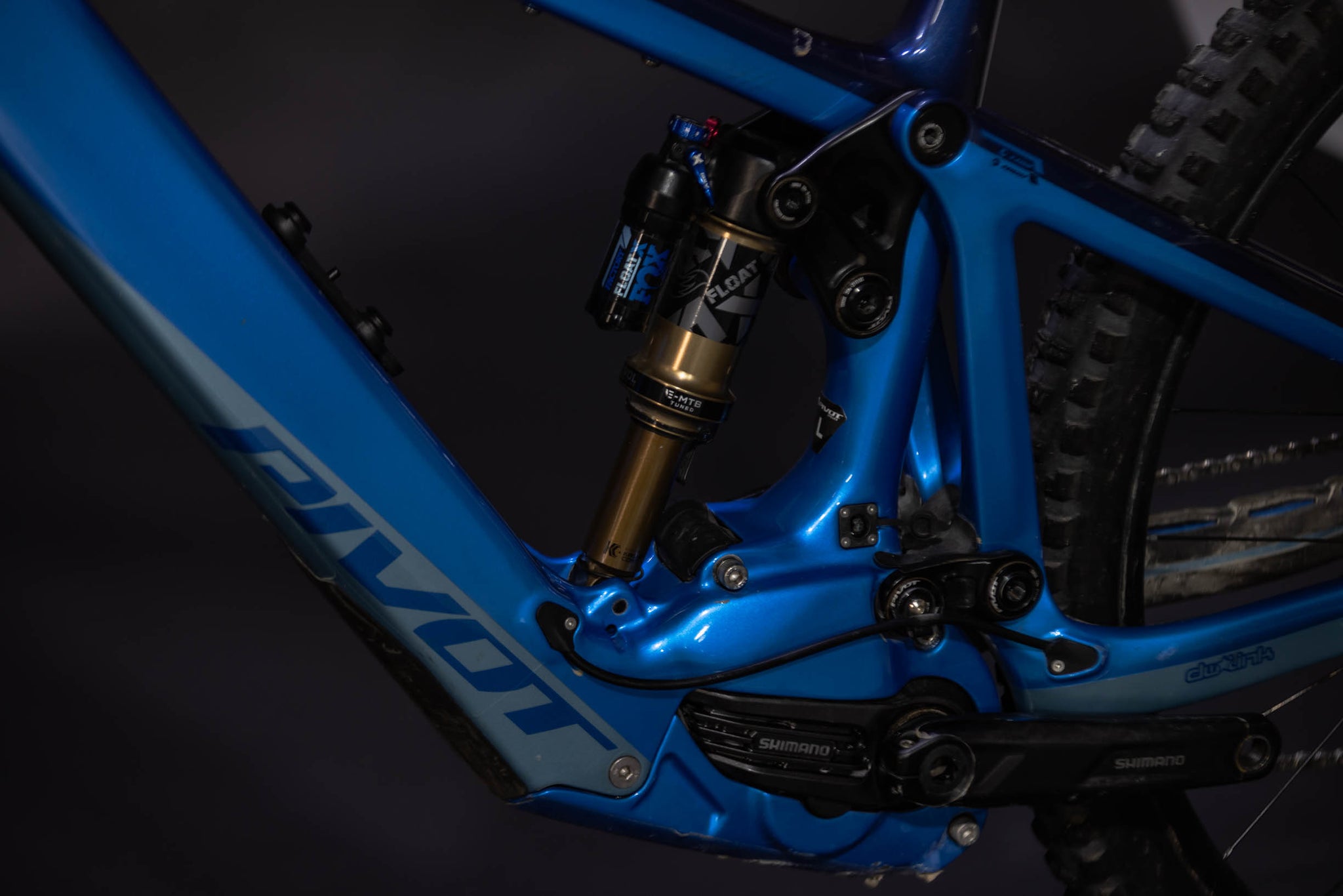 Bicicleta de Montaña Asistida Doble Suspensión Pivot Cycles Shuttle LT 29" Talla Large (2023) Seminueva