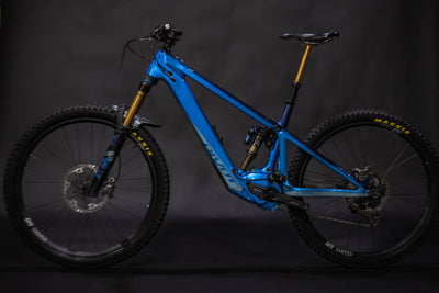 Bicicleta de Montaña Asistida Doble Suspensión Pivot Cycles Shuttle LT 29" Talla Large (2023) Seminueva