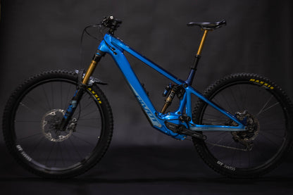 Bicicleta de Montaña Asistida Doble Suspensión Pivot Cycles Shuttle LT 29" Talla Large (2023) Seminueva