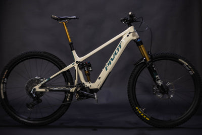 Bicicleta de Montaña Asistida Doble Suspensión Pivot Cycles Shuttle AM 29" Talla Large (2024) Seminueva