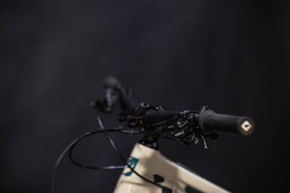 Bicicleta de Montaña Asistida Doble Suspensión Pivot Cycles Shuttle AM 29" Talla Large (2024) Seminueva