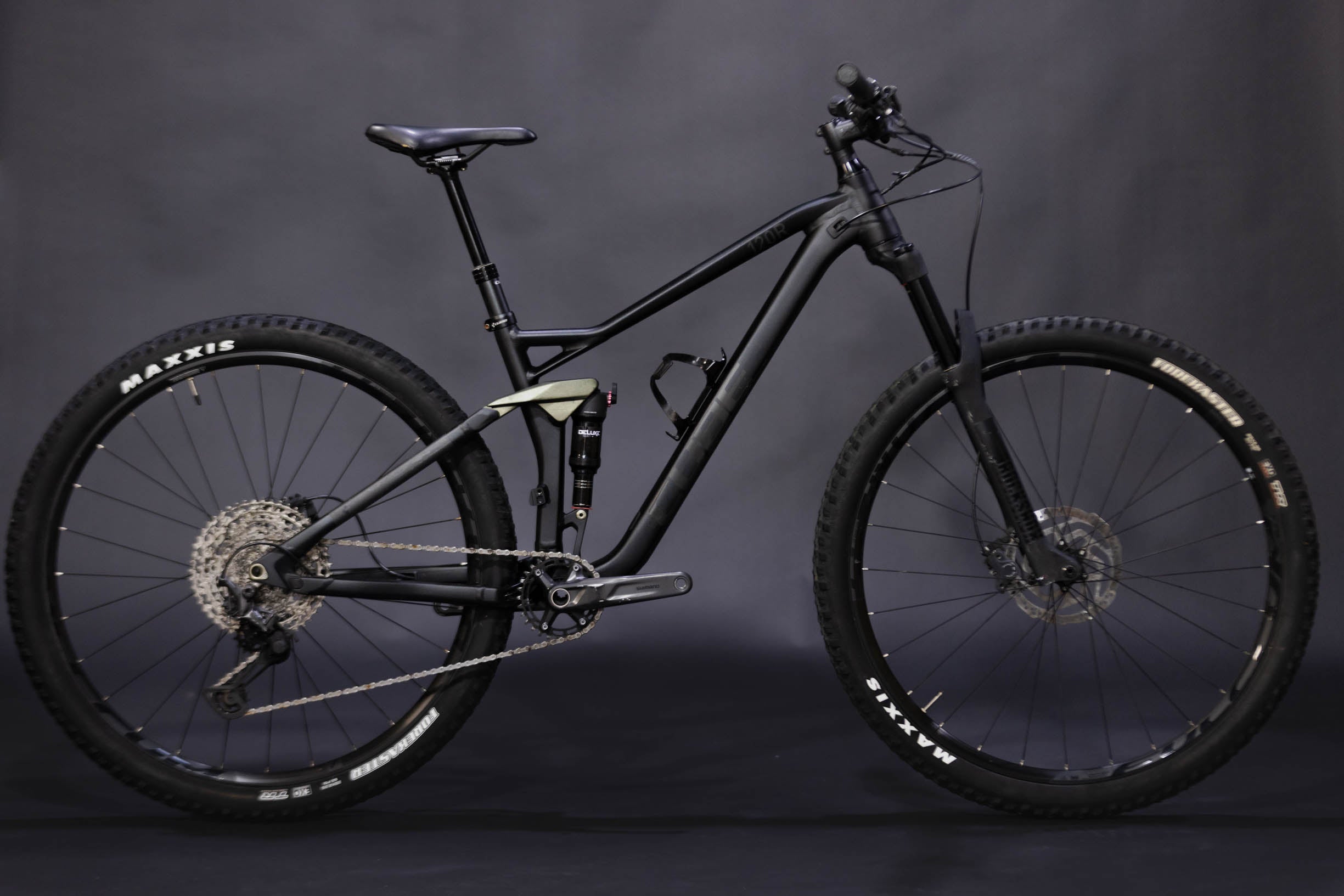 Bicicleta de Montaña Doble Supensión Cube Stereo Race 29" Talla Medium Seminueva (2022)