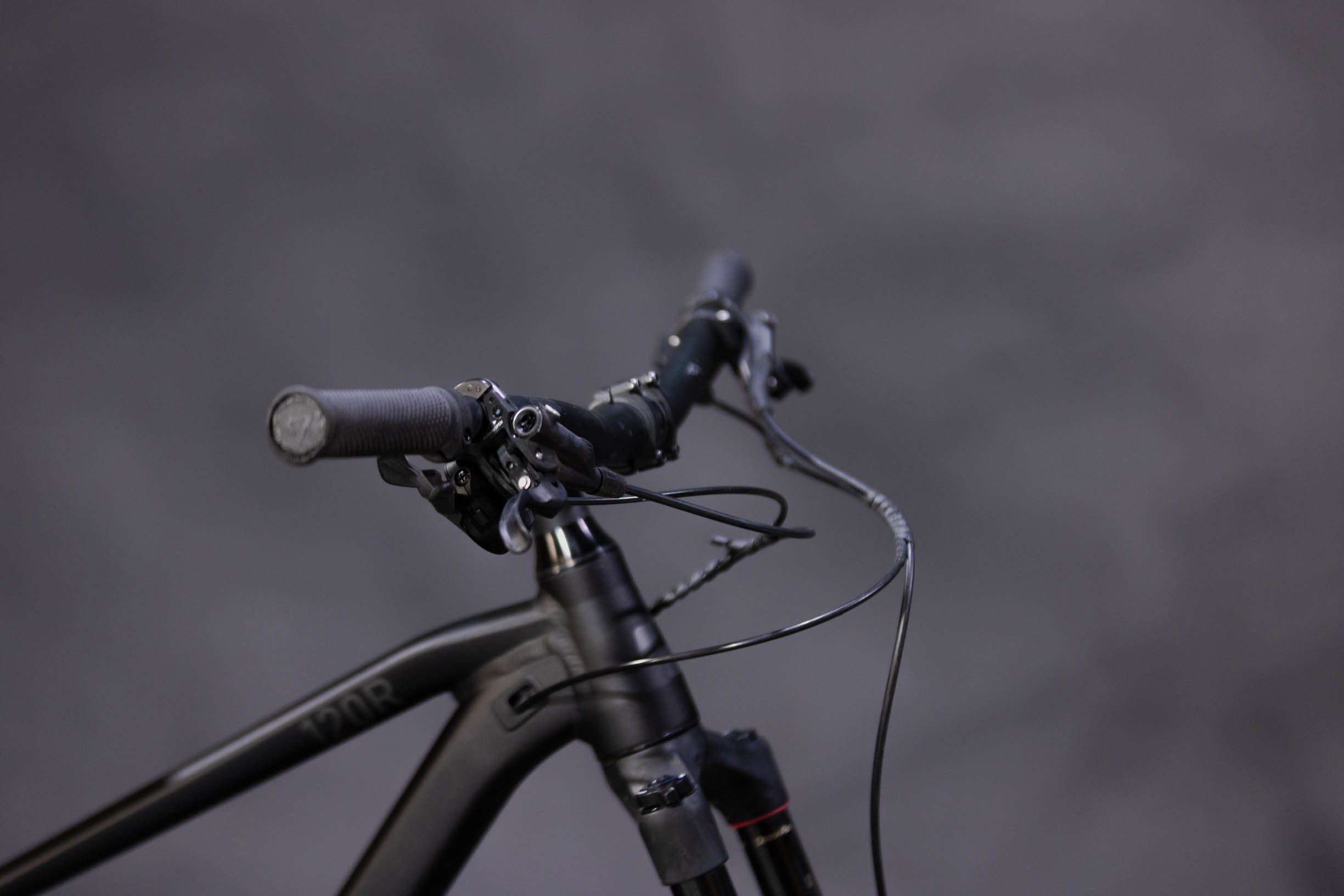 Bicicleta de Montaña Doble Supensión Cube Stereo Race 29" Talla Medium Seminueva (2022)