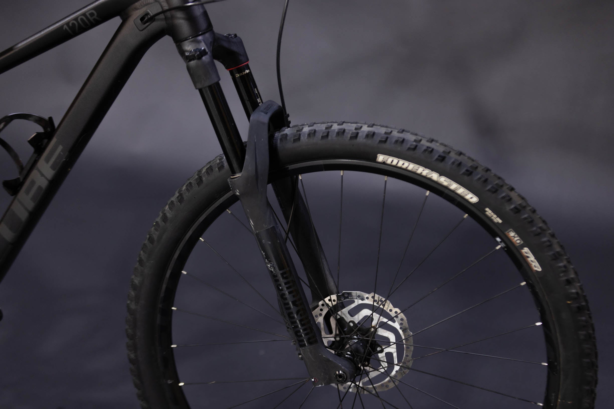 Bicicleta de Montaña Doble Supensión Cube Stereo Race 29" Talla Medium Seminueva (2022)