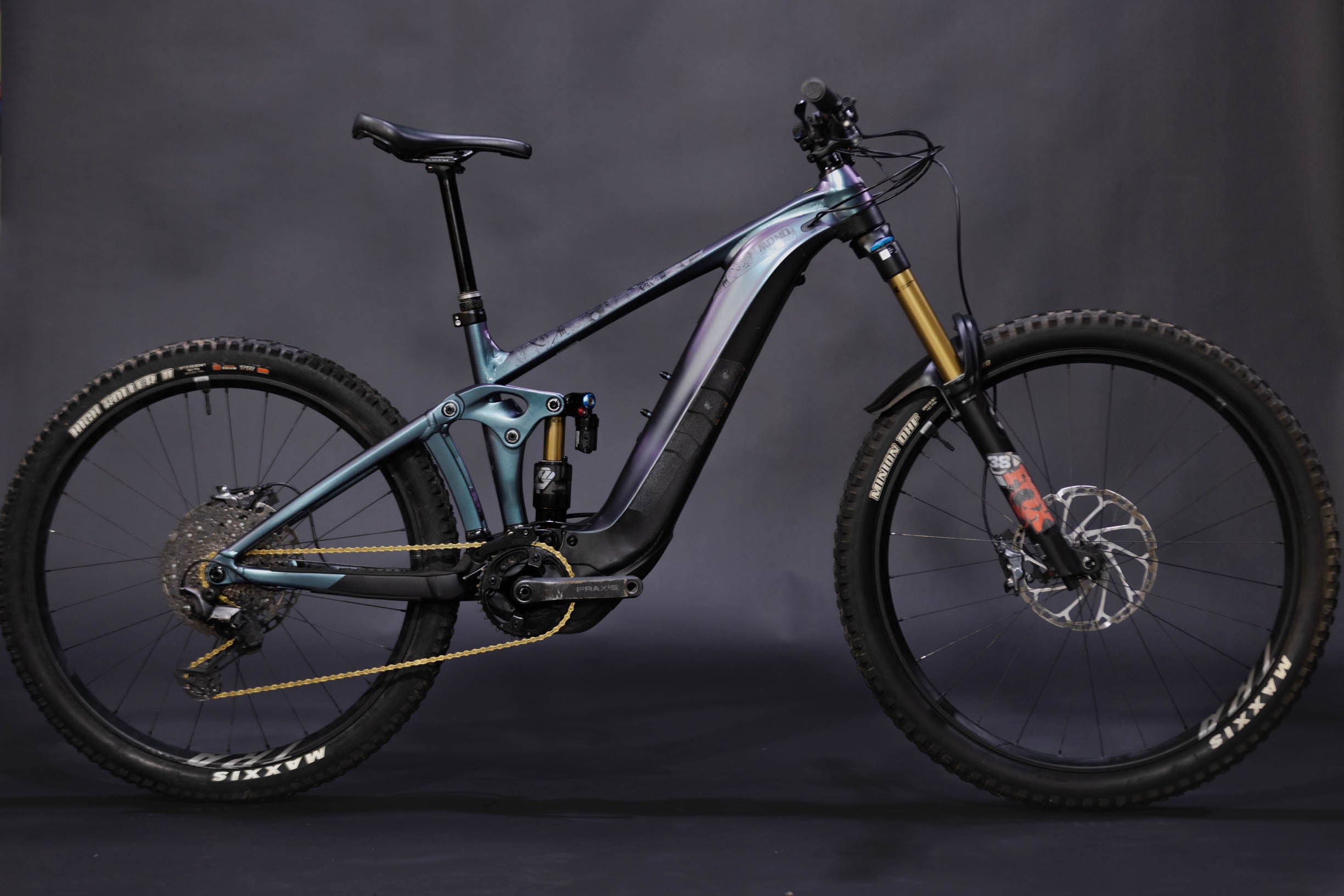 Bicicleta de Montaña Asistida Doble Suspensíon Giant Reign E 27.5/29" Talla Large (2025) Seminueva