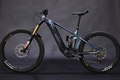 Bicicleta de Montaña Asistida Doble Suspensíon Giant Reign E 27.5/29" Talla Large (2025) Seminueva